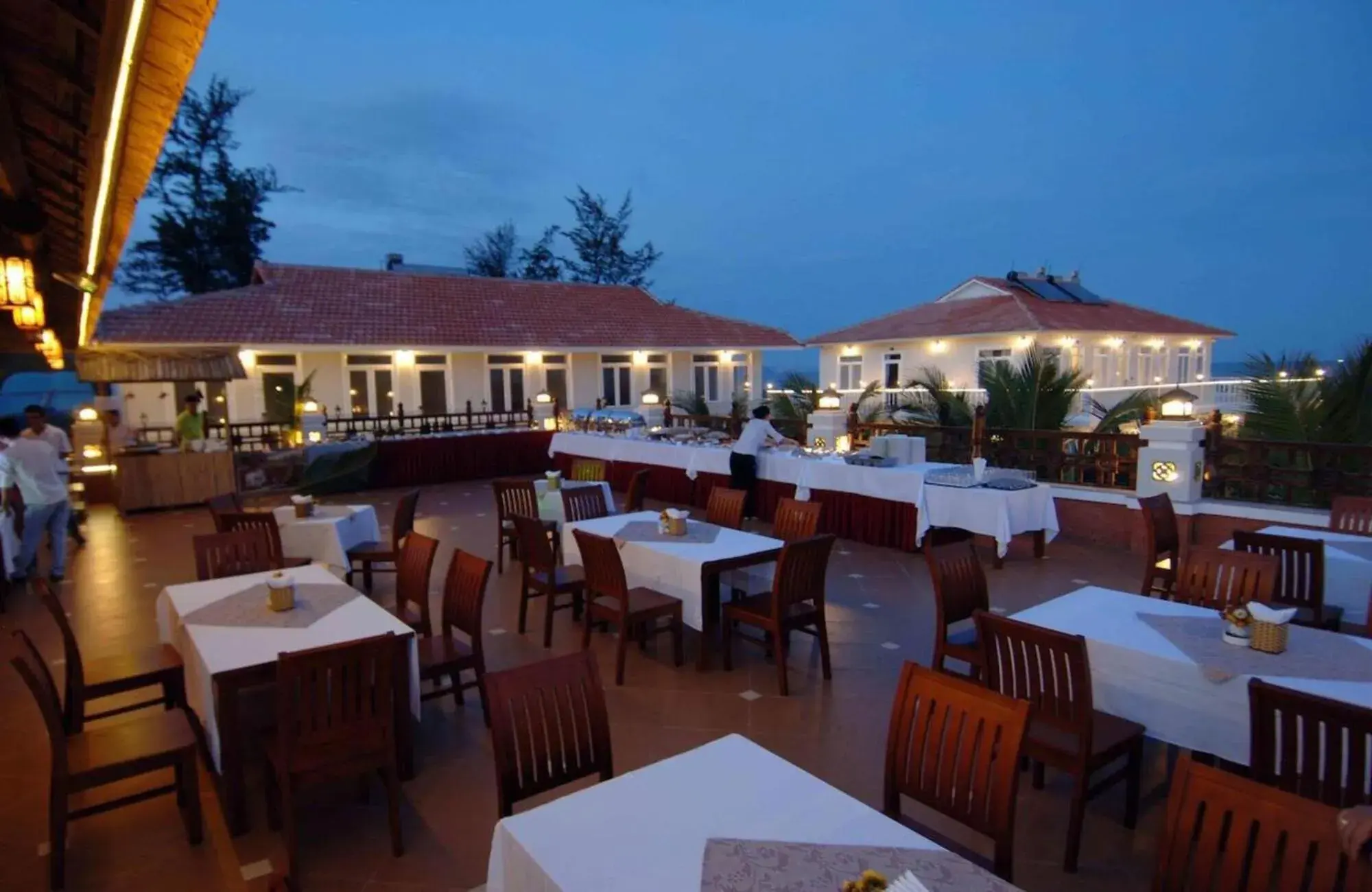 Restaurant/places to eat in Saigon Emerald Beach Resort Restaurant/places to eat in Saigon Emerald Beach Resort