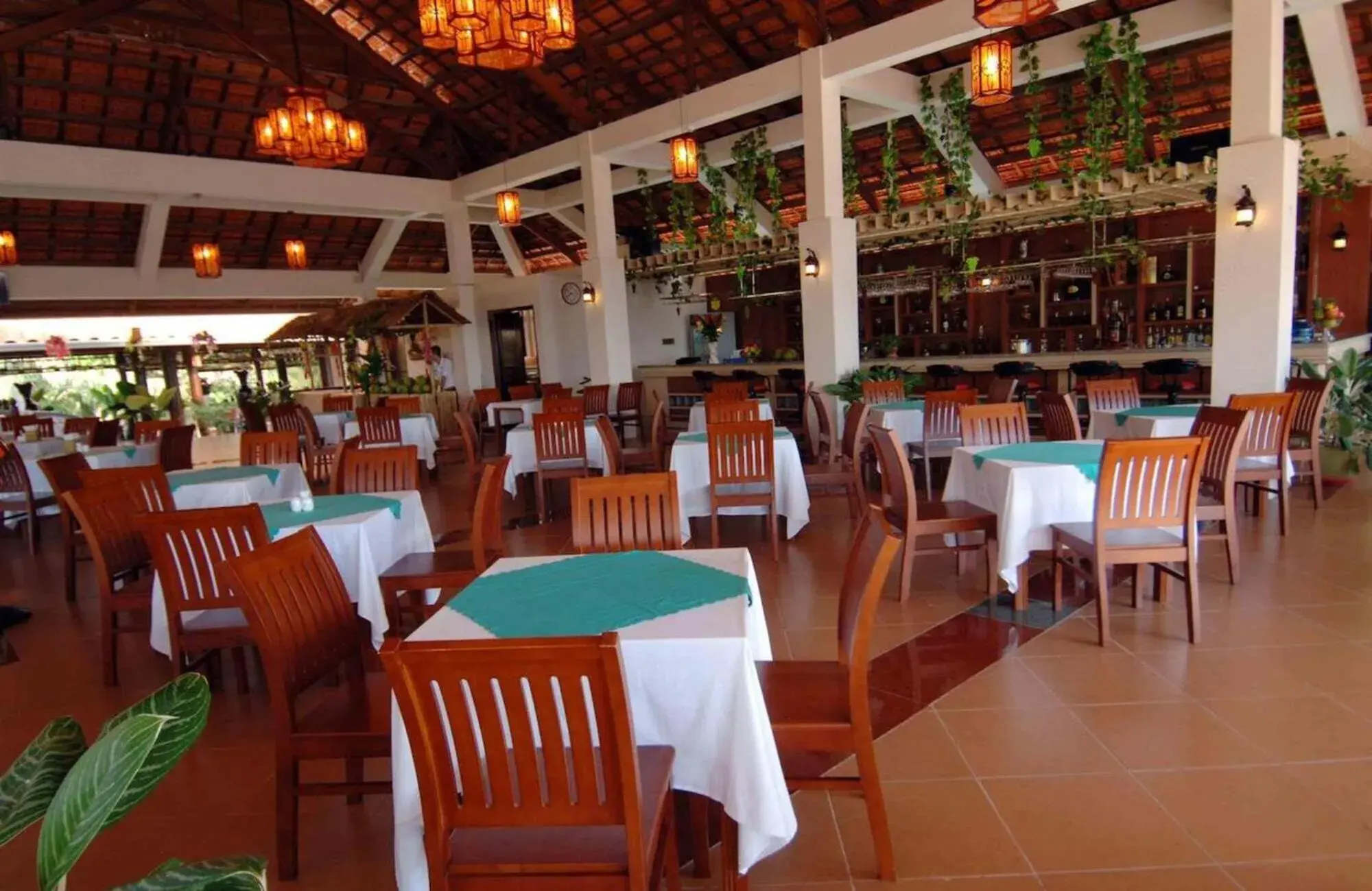 Restaurant/places to eat in Saigon Emerald Beach Resort Restaurant/places to eat in Saigon Emerald Beach Resort