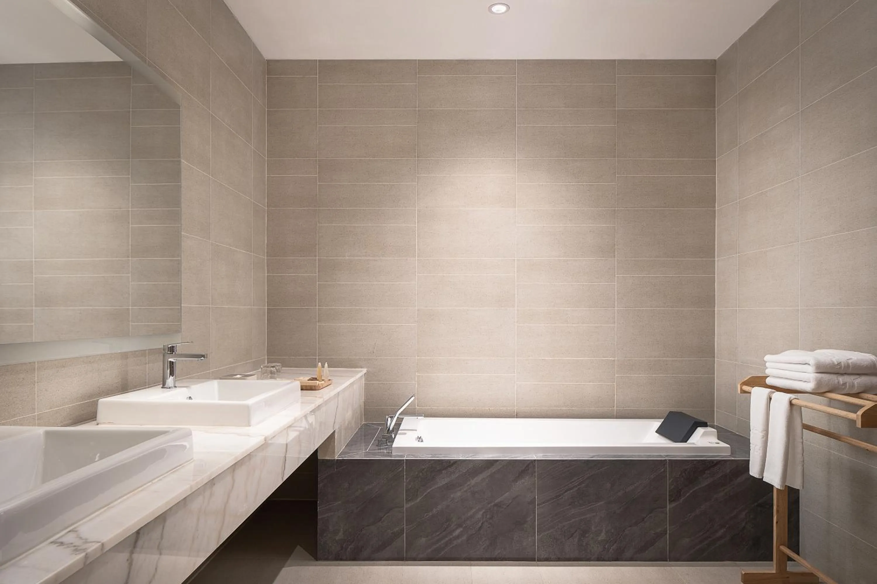 Hot Tub in RIVA Hotel SHV