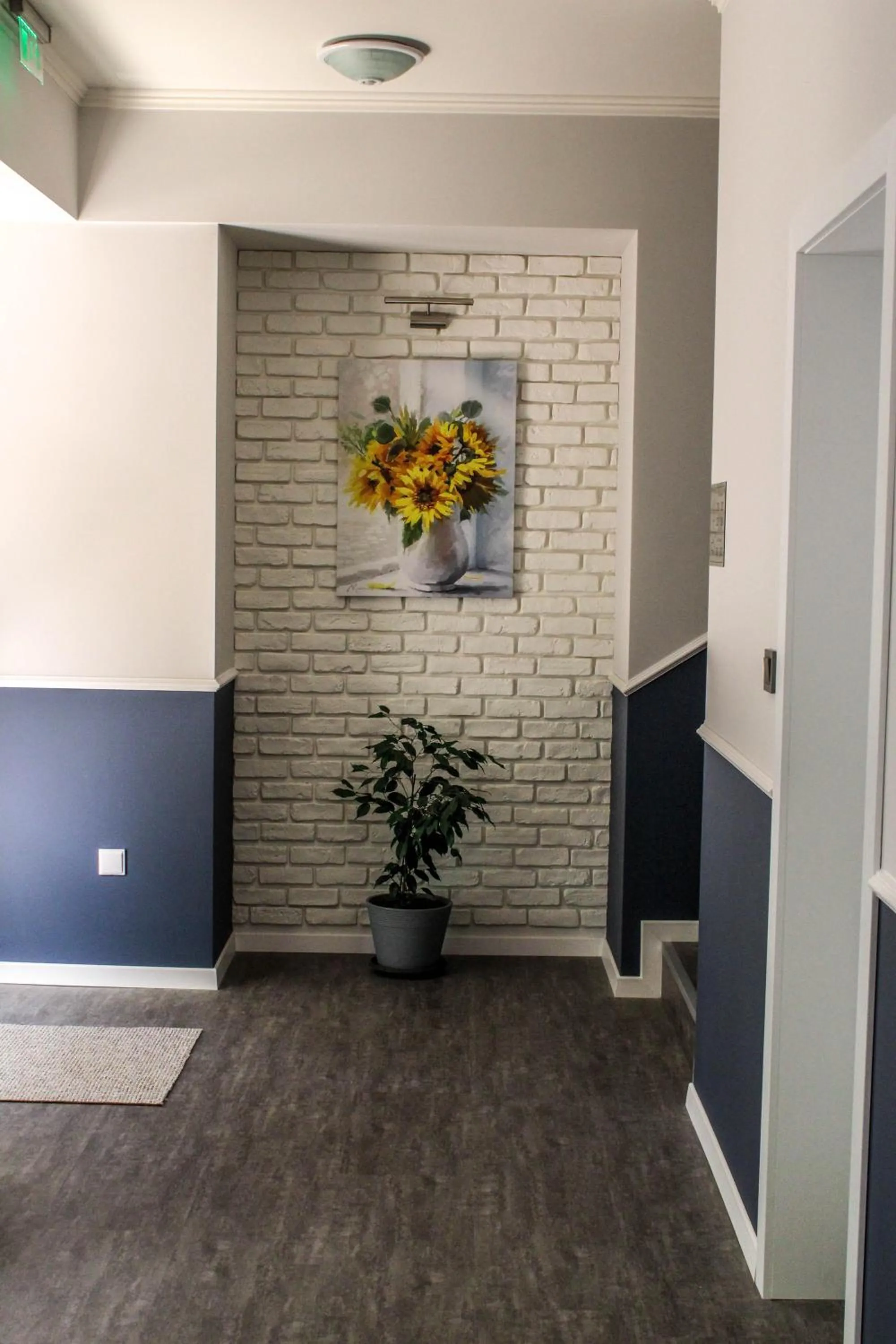 Facade/entrance in Laguna Terrace