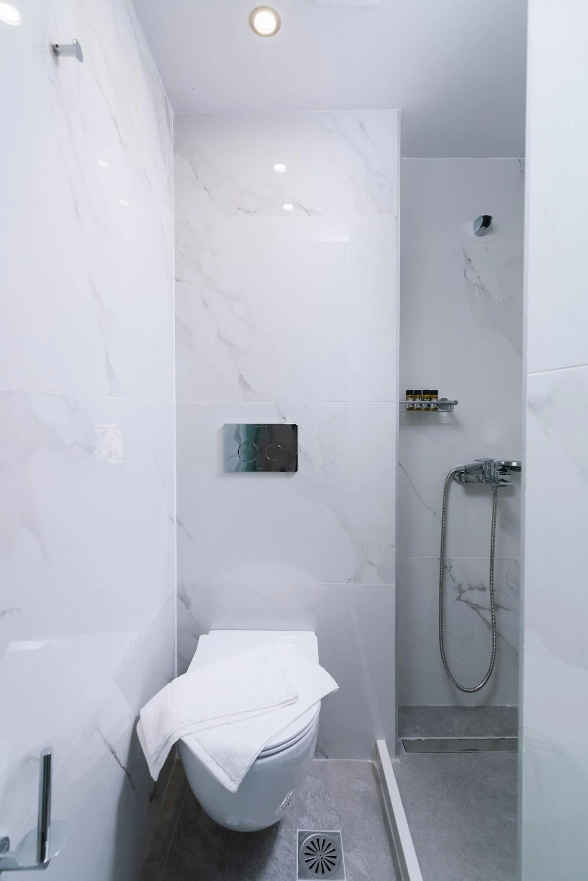 Bathroom in Alcyone Studios and Apartments