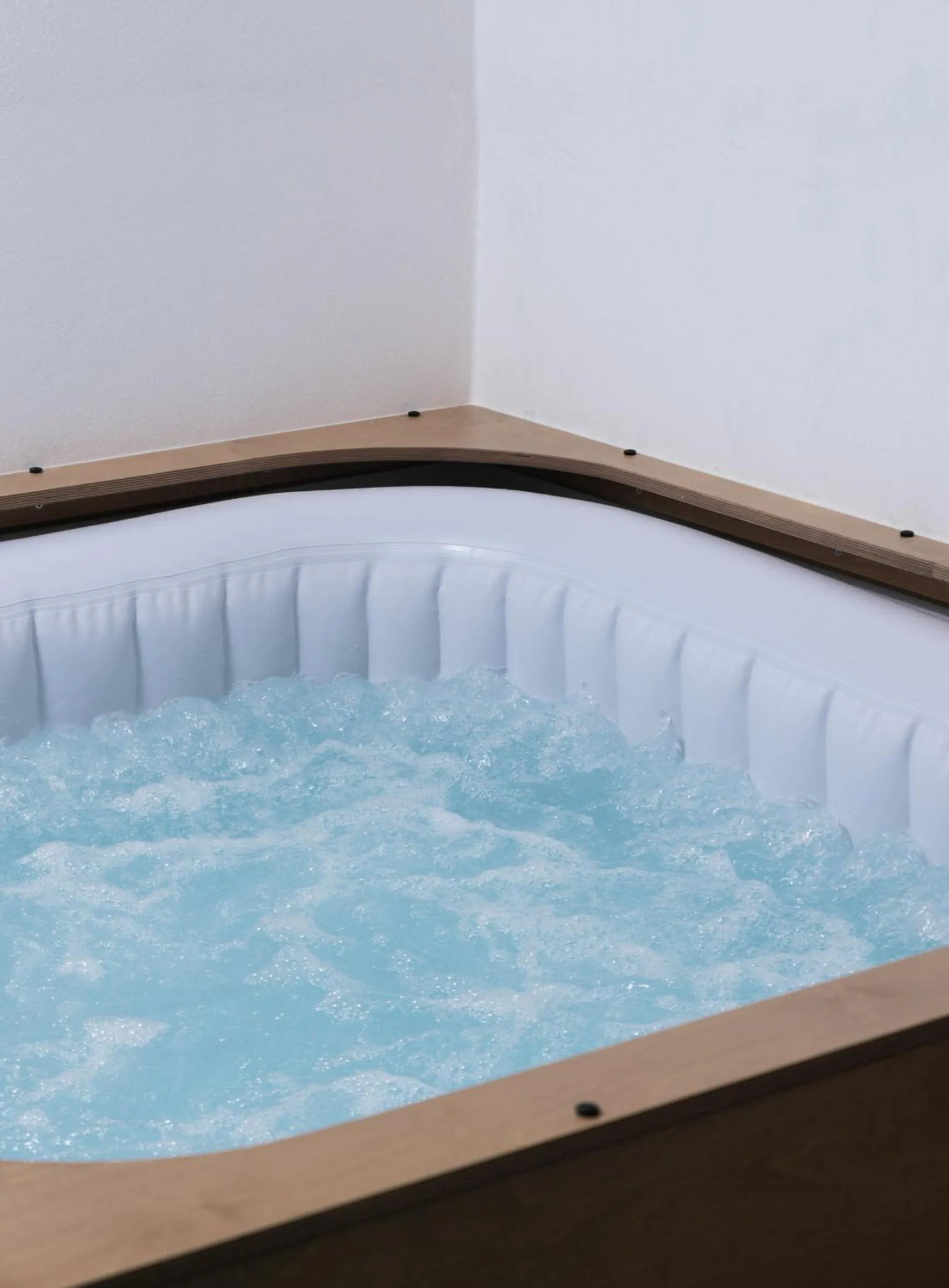 Hot Tub in Alcyone Studios and Apartments