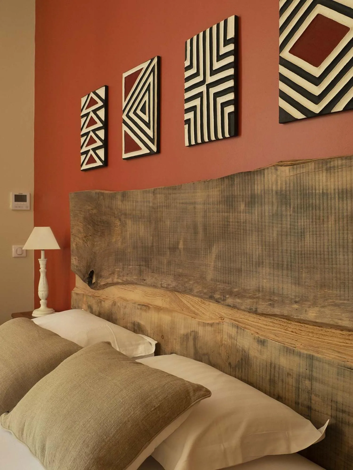 Decorative detail, Bed in Château Fleur D'Aya