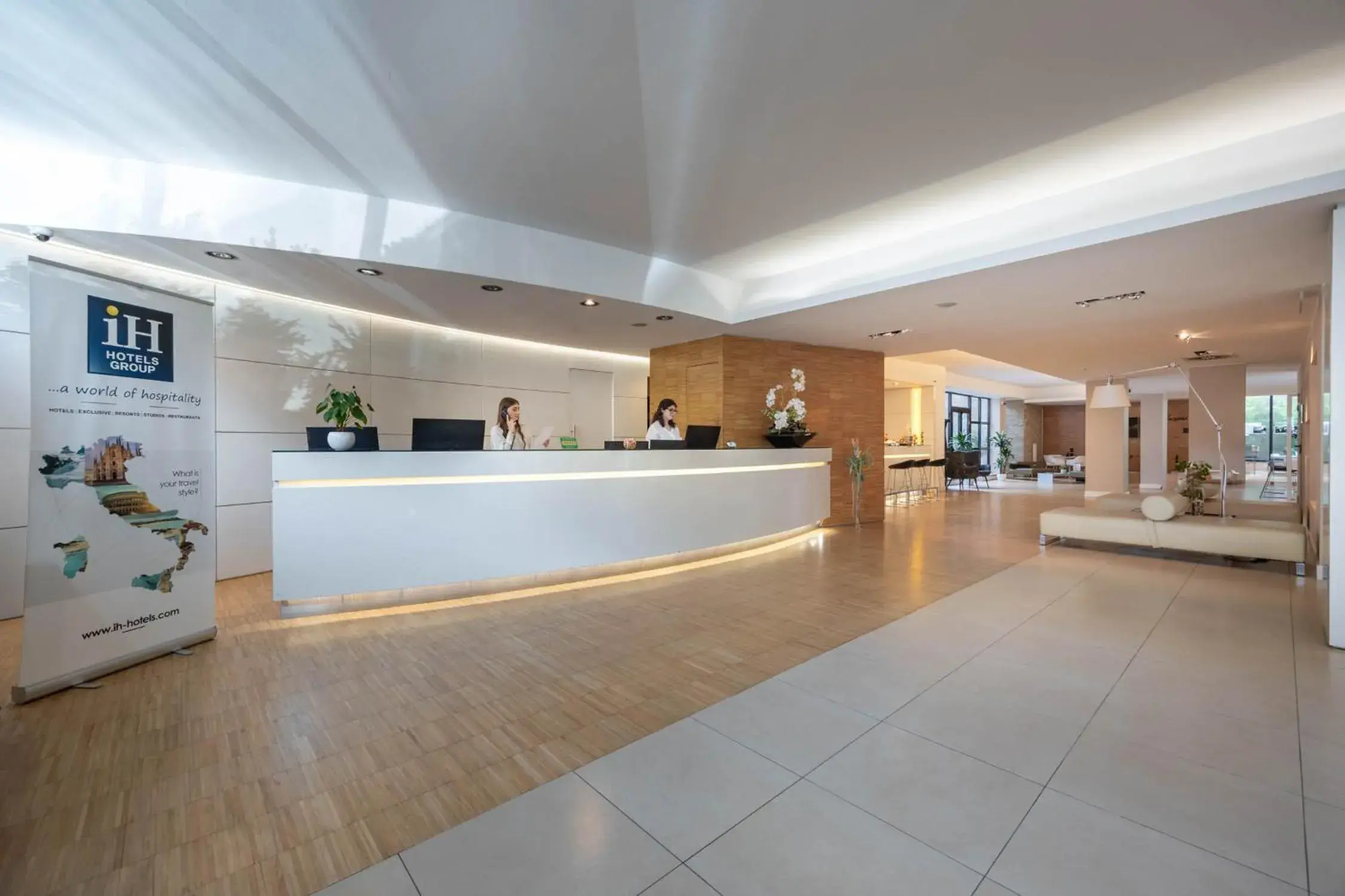 Lobby or reception in iH Hotels Milano Watt 13 Lobby or reception in iH Hotels Milano Watt 13