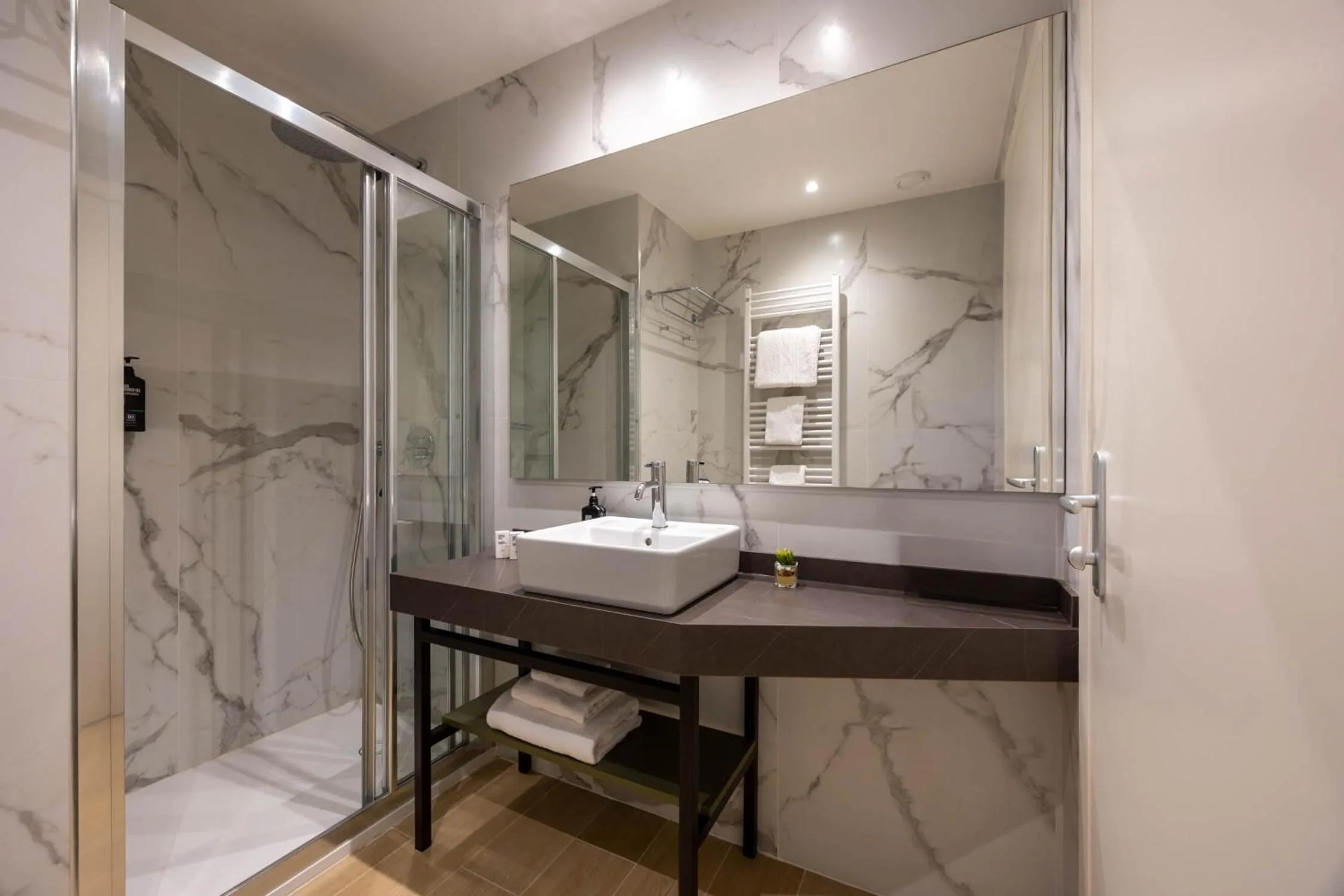 Shower in iH Hotels Milano Watt 13