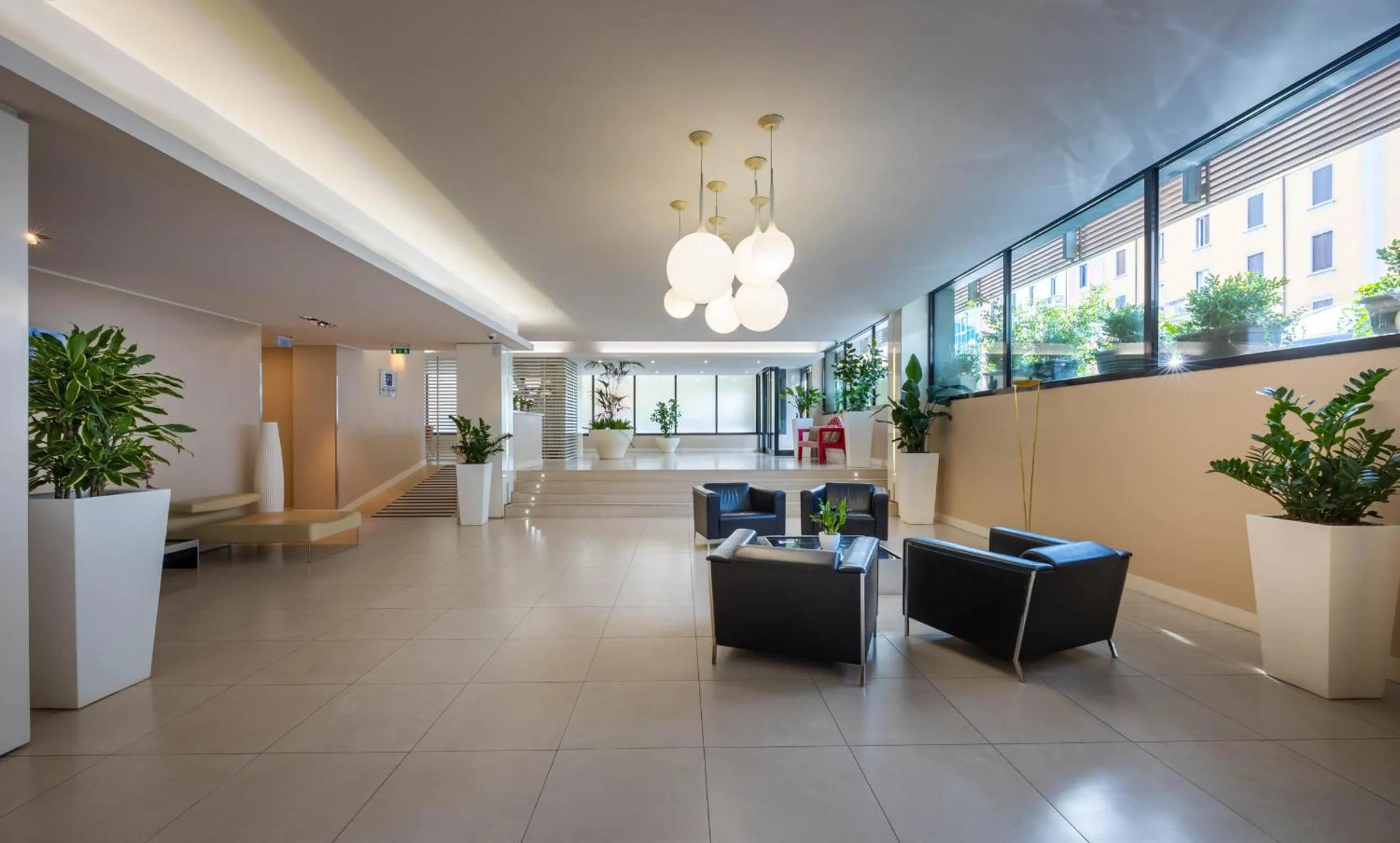 Lobby or reception in iH Hotels Milano Watt 13