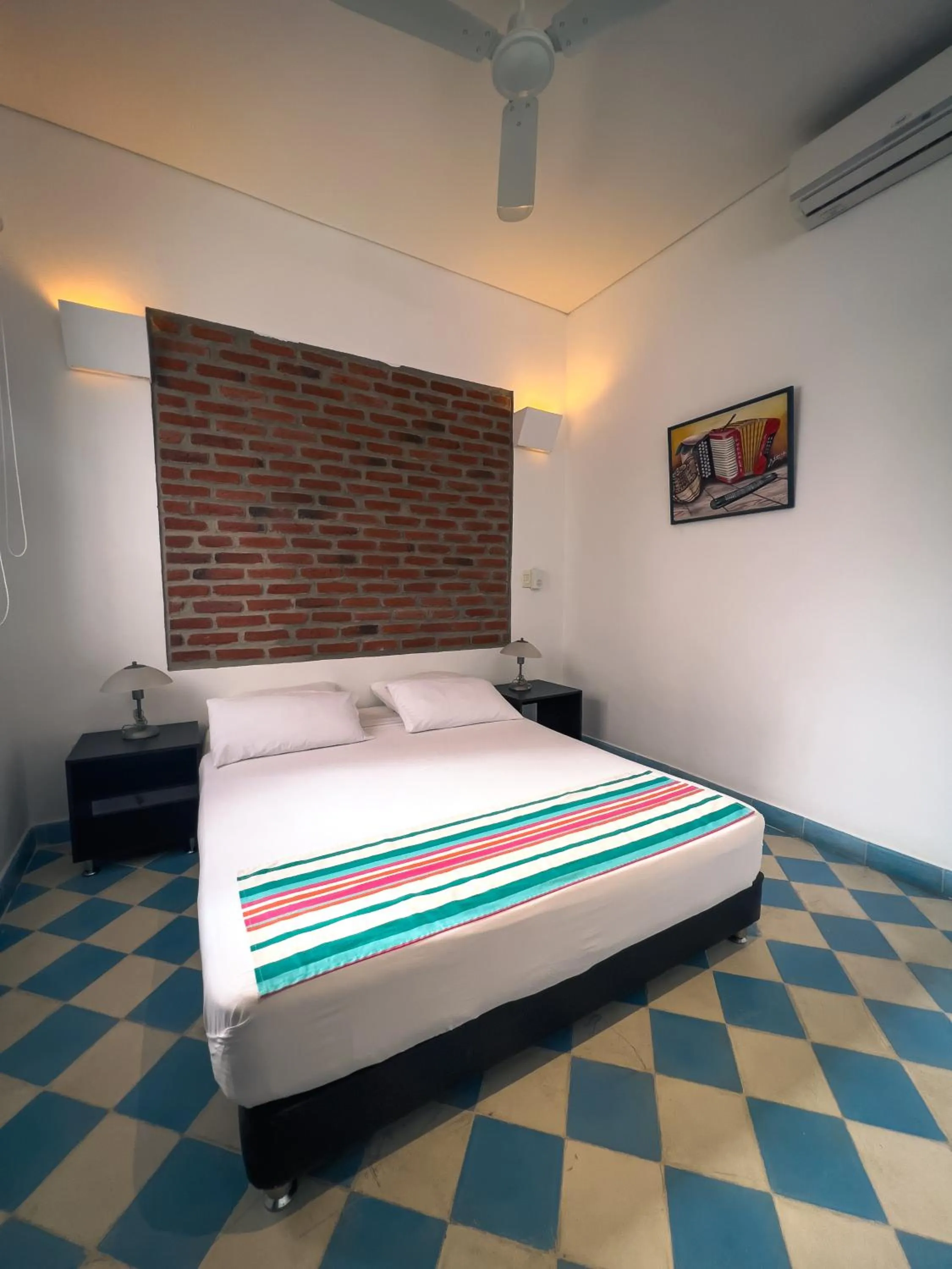 Bed in The Orange House Santa Marta