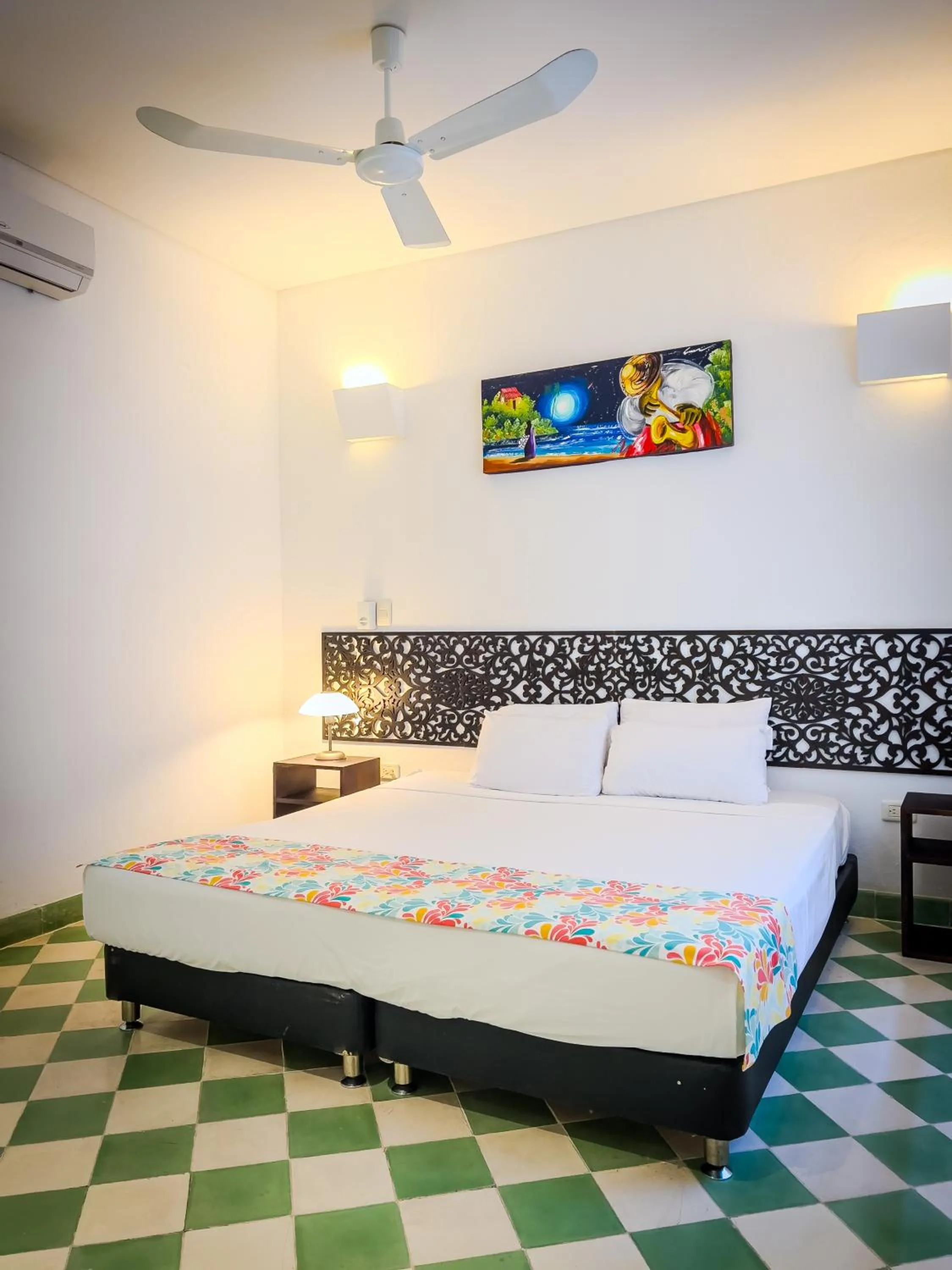 Bed in The Orange House Santa Marta