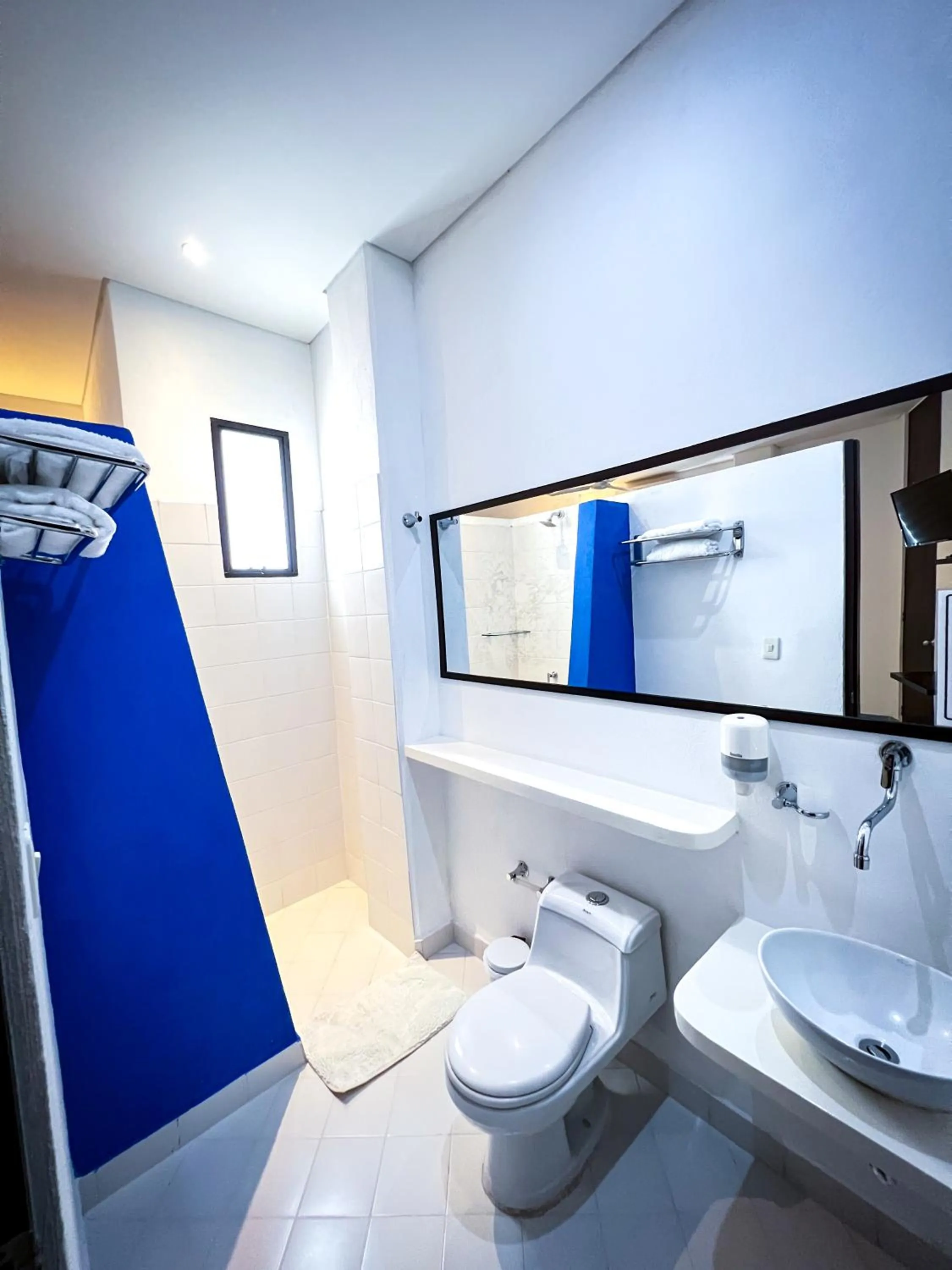 Shower in The Orange House Santa Marta