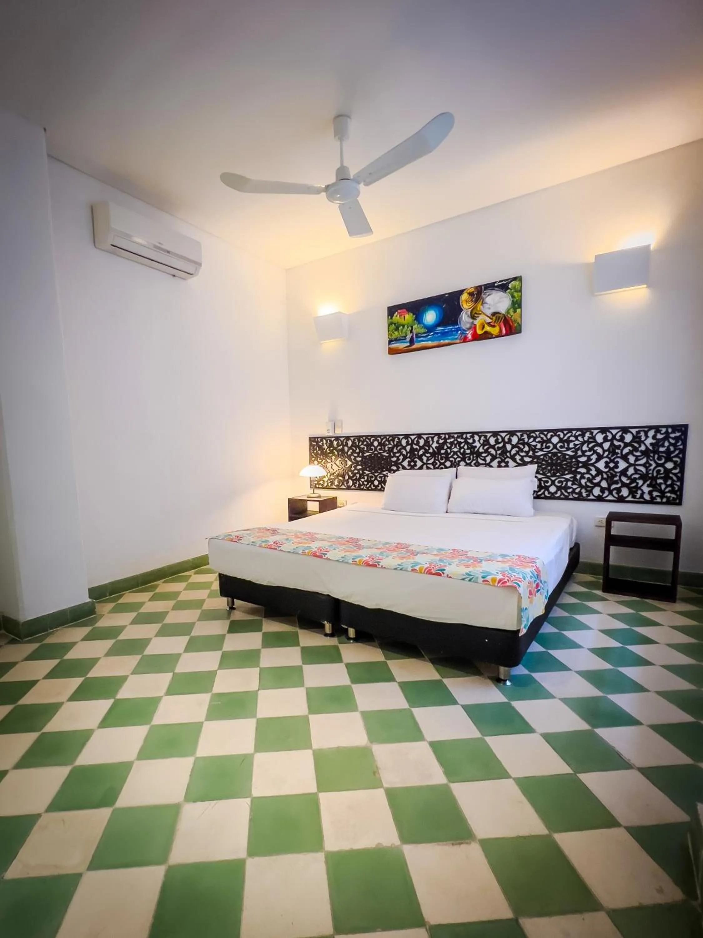 Bed in The Orange House Santa Marta