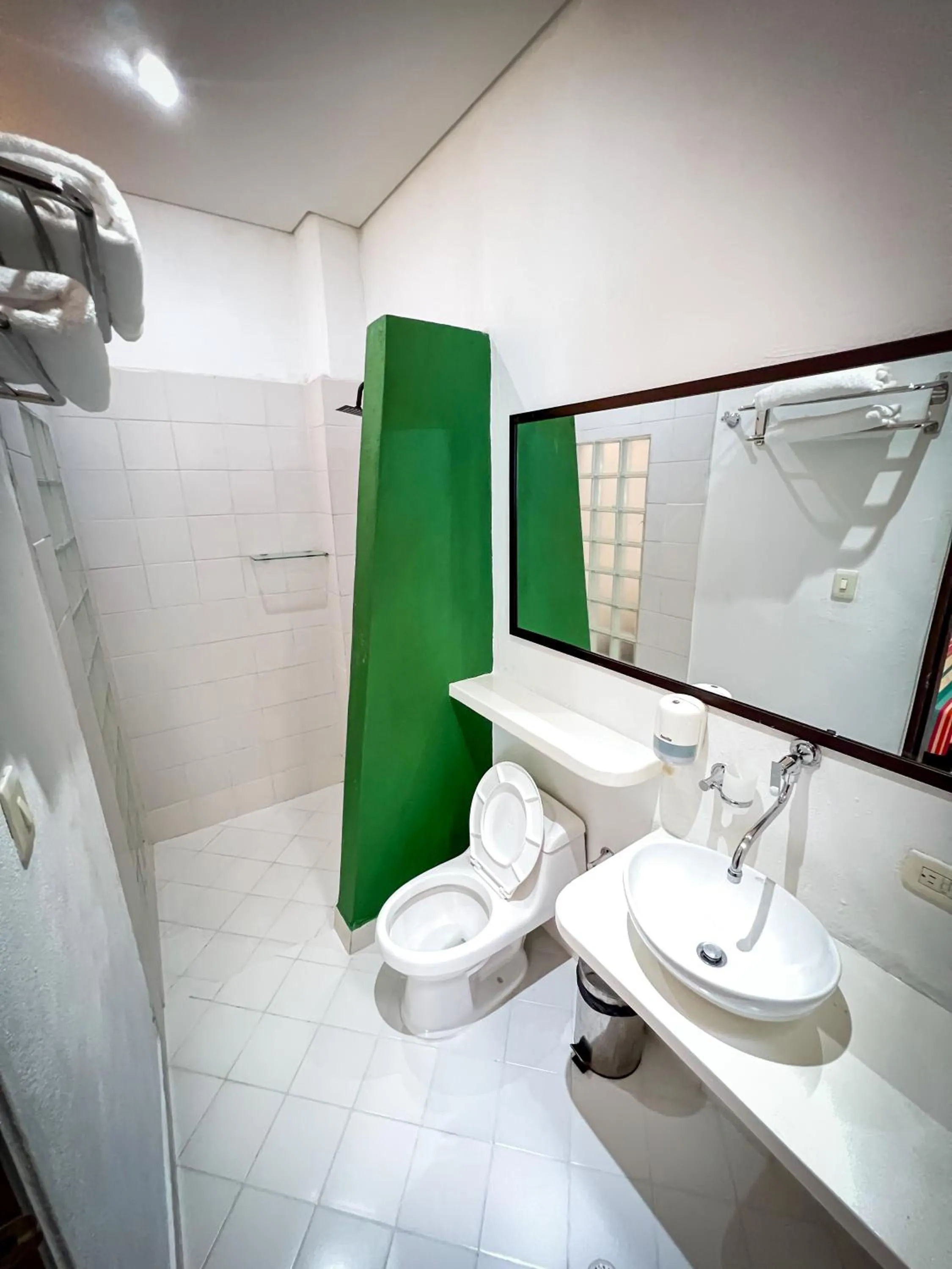 Shower in The Orange House Santa Marta