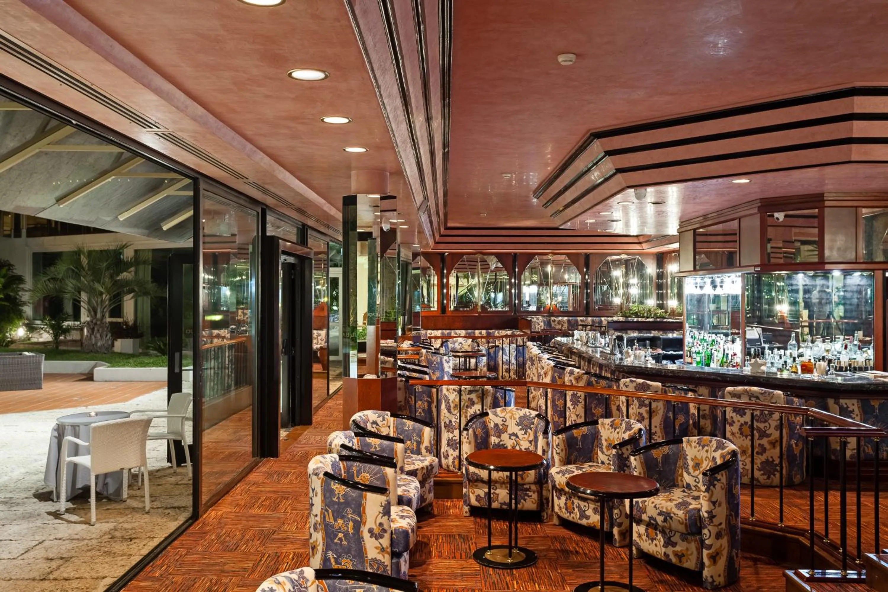 Lounge or bar in Grand Hotel Pianeta Maratea Resort