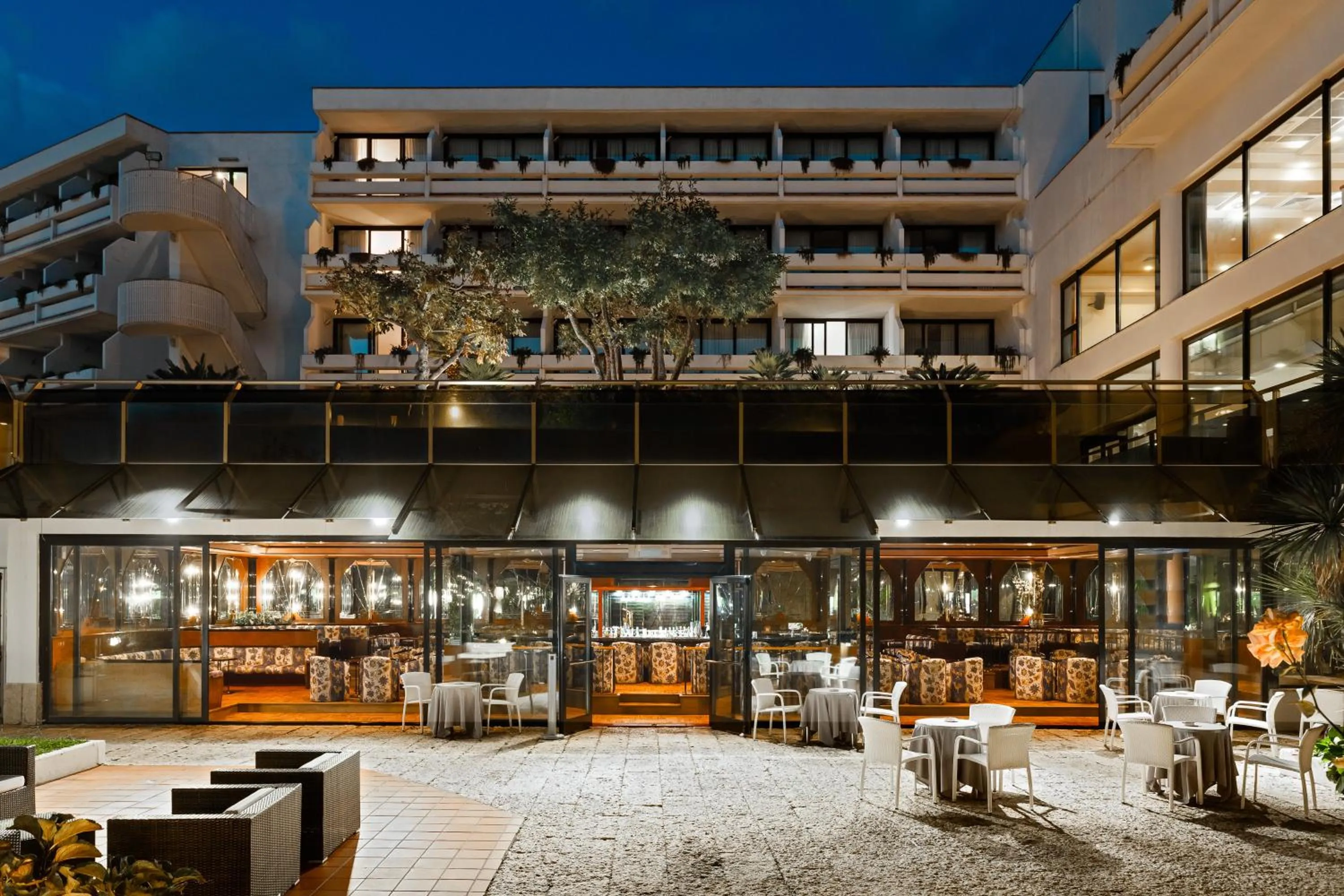Facade/entrance in Grand Hotel Pianeta Maratea Resort