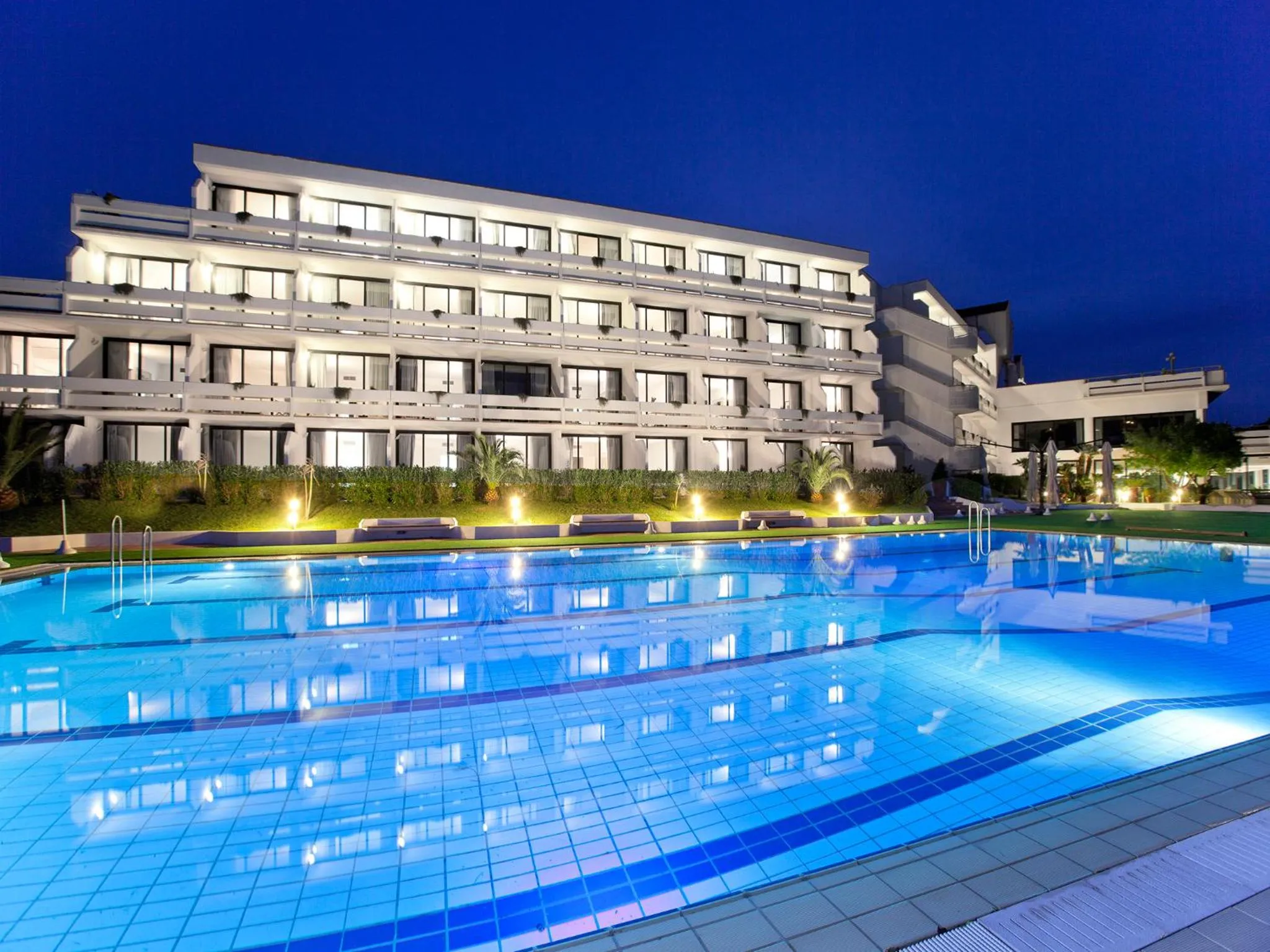 Swimming pool in Grand Hotel Pianeta Maratea Resort