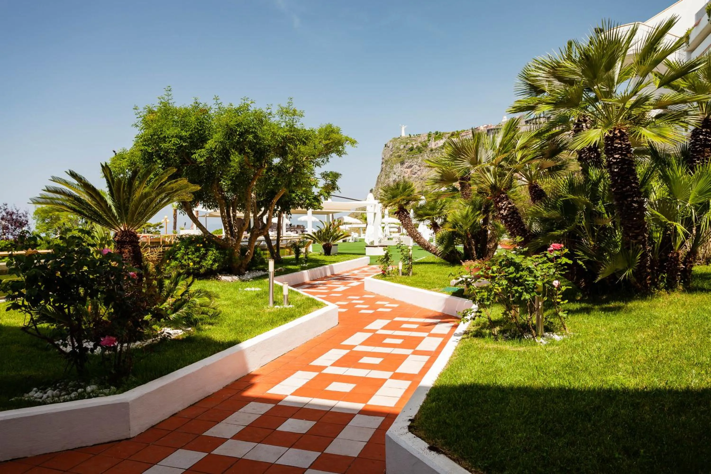 Garden in Grand Hotel Pianeta Maratea Resort