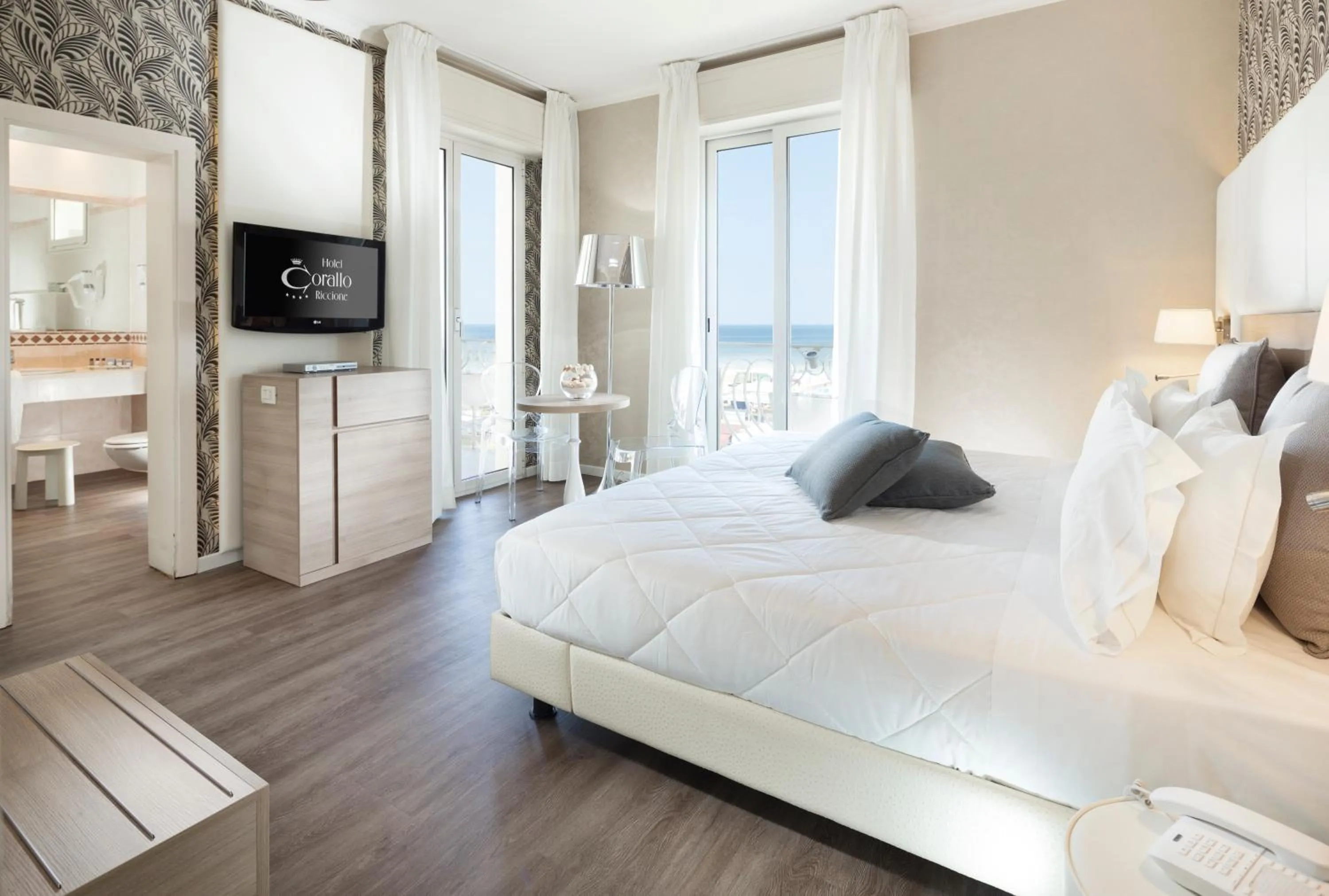 Day, Bed in Hotel Corallo