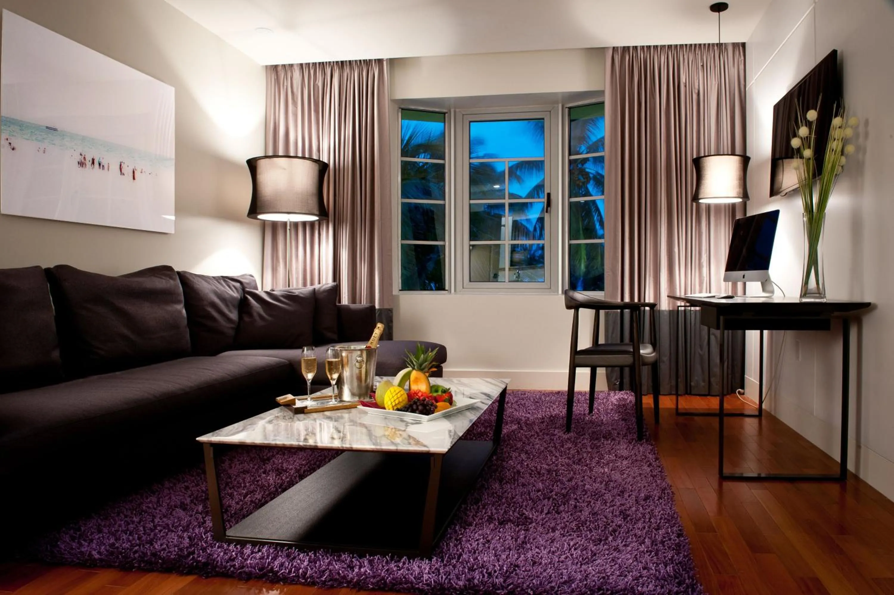 Living room in Leslie Hotel Ocean Drive