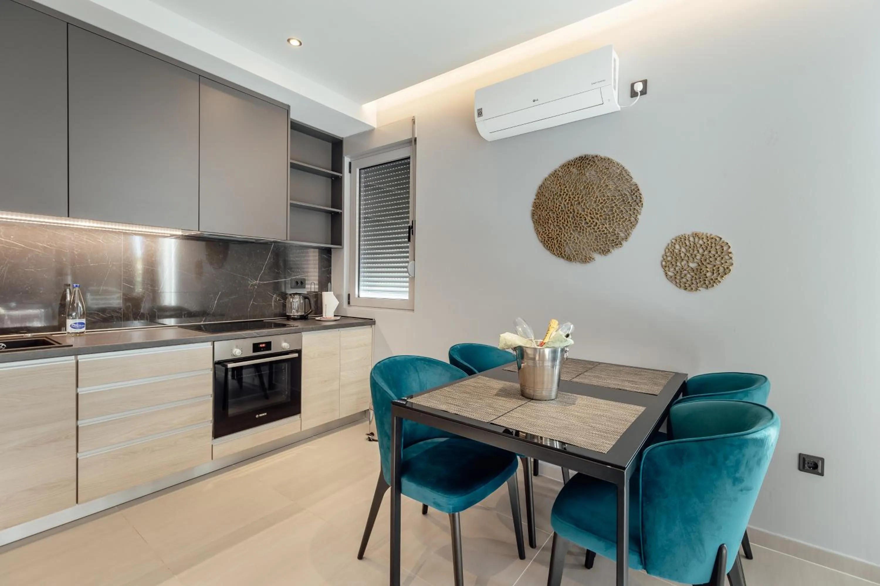 Kitchen or kitchenette in Garni Hotel Kruso