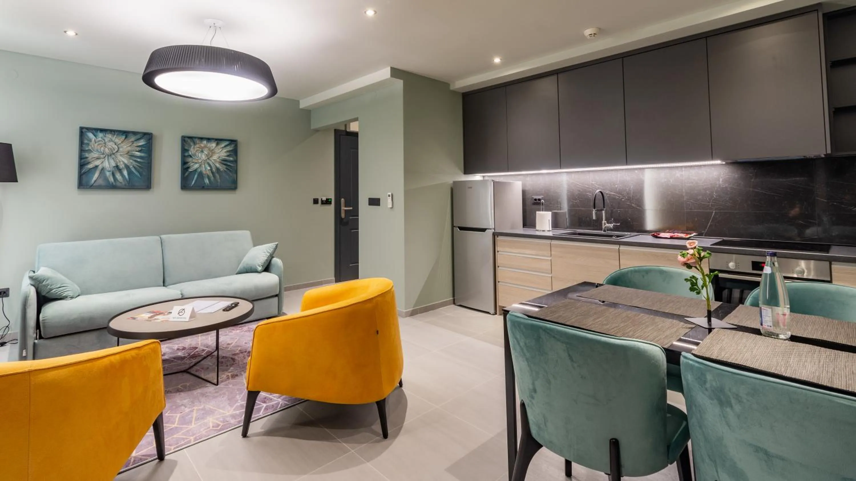 Kitchen or kitchenette in Garni Hotel Kruso