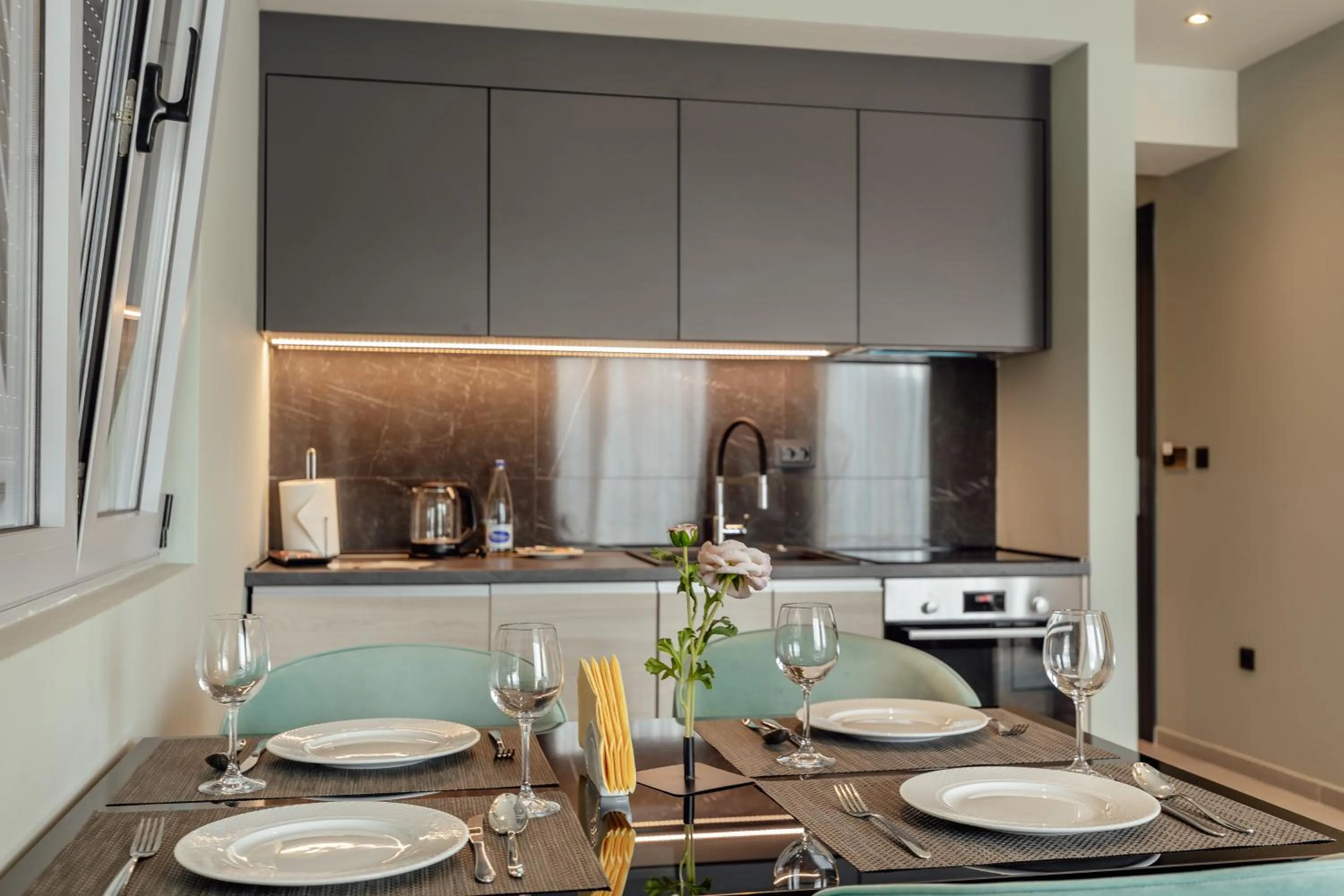 Kitchen or kitchenette in Garni Hotel Kruso