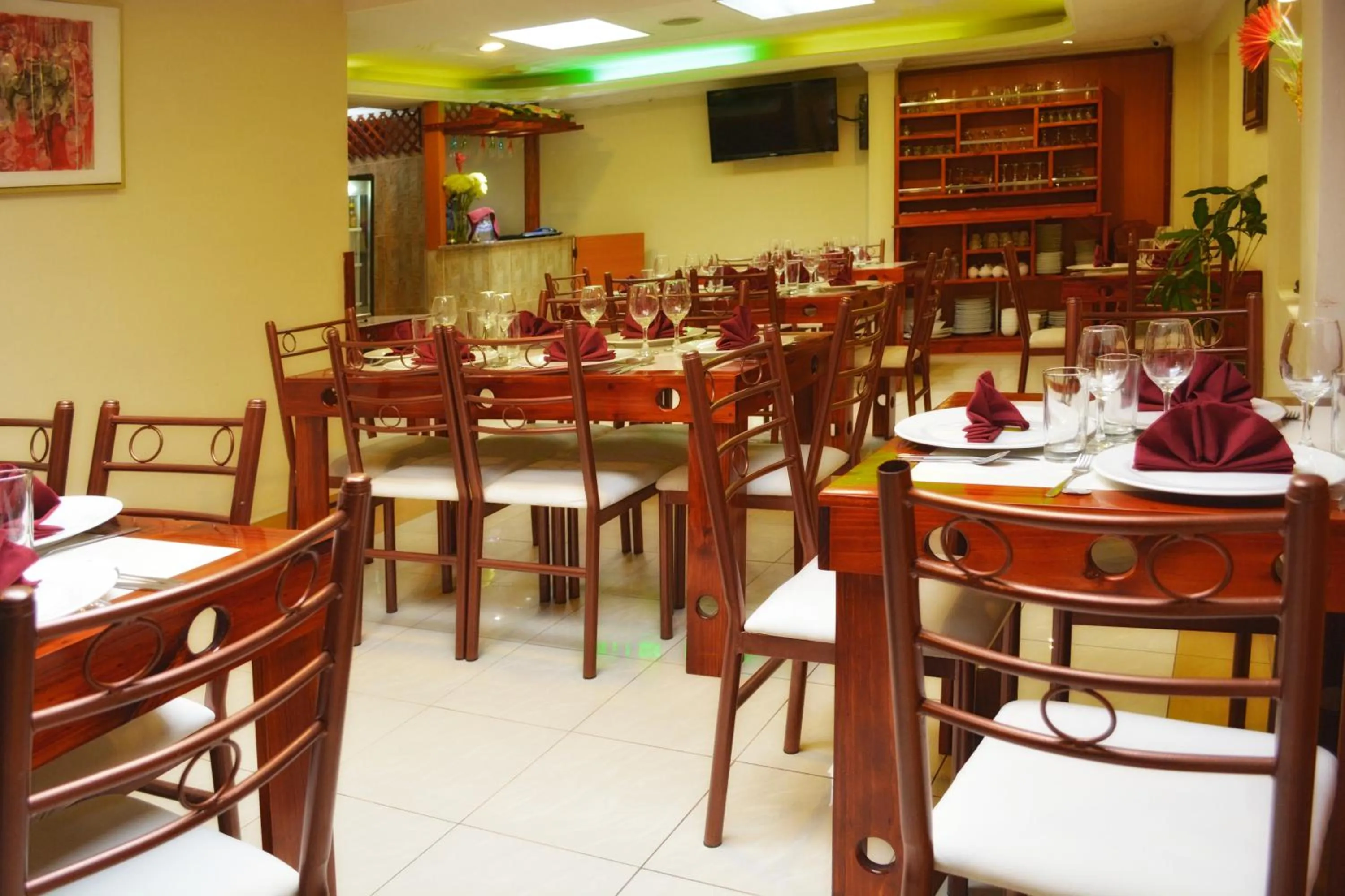 Restaurant/places to eat in Kuna Hotel