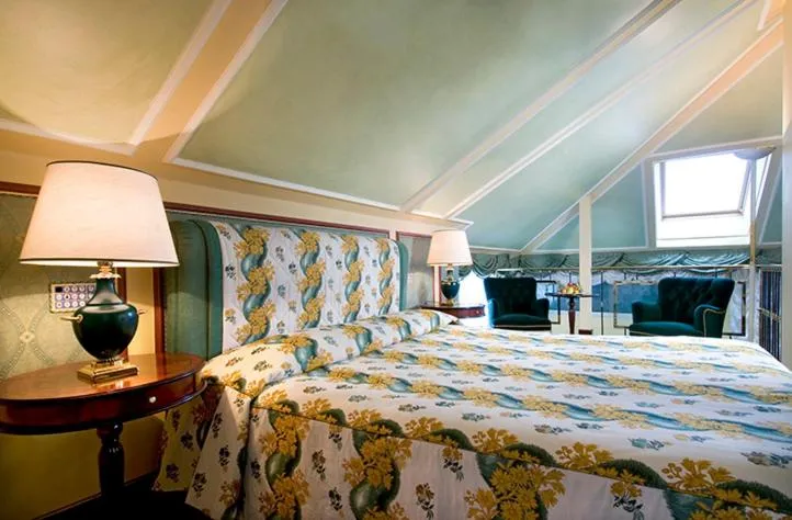 Bed in Grand Hotel Bristol