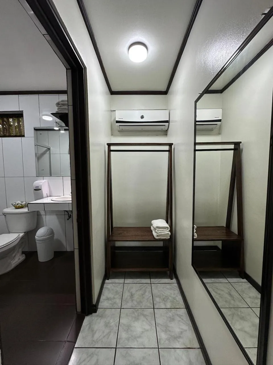 Bathroom in Brillasol Airport Hotel