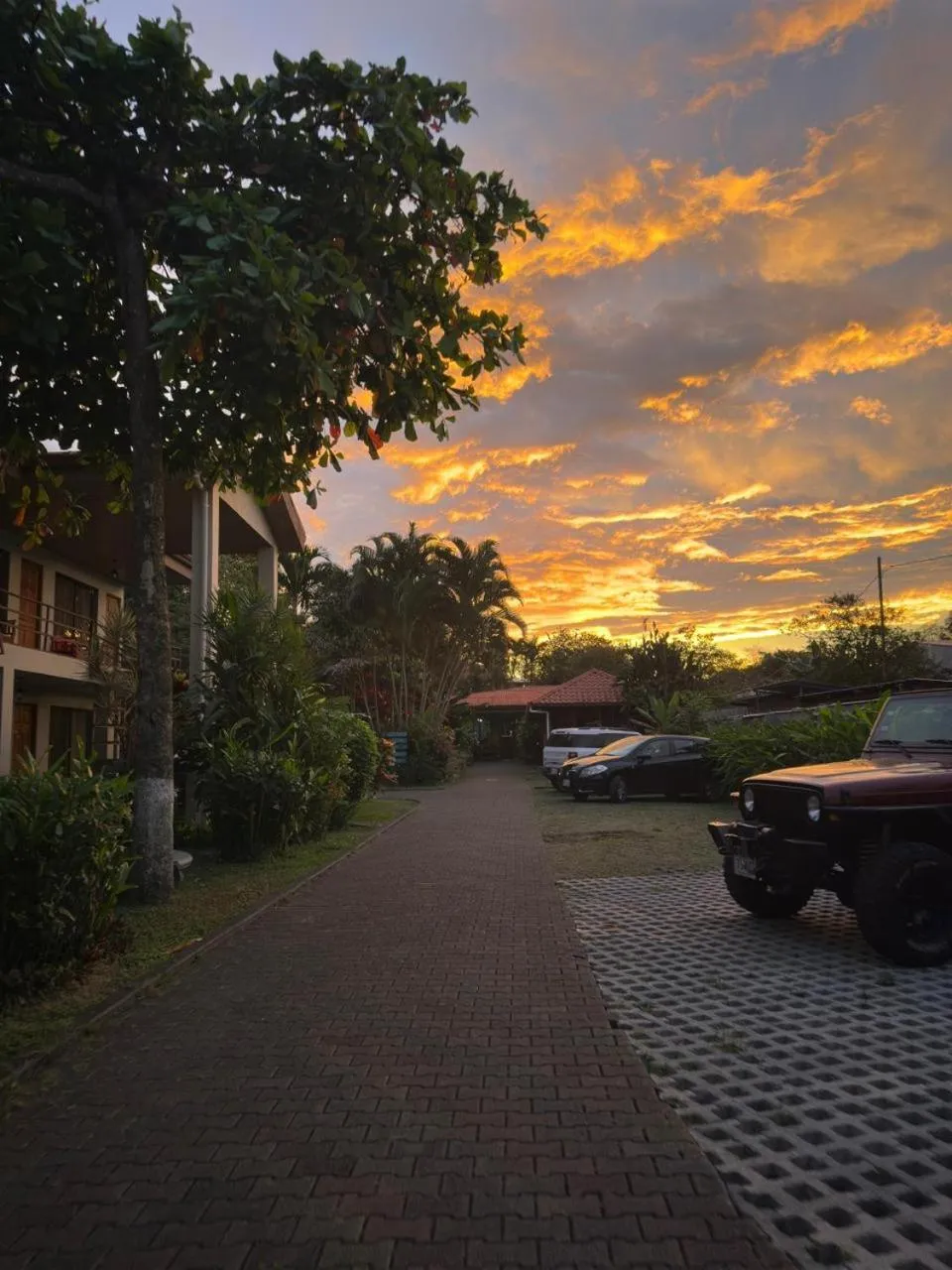 Sunset in Brillasol Airport Hotel