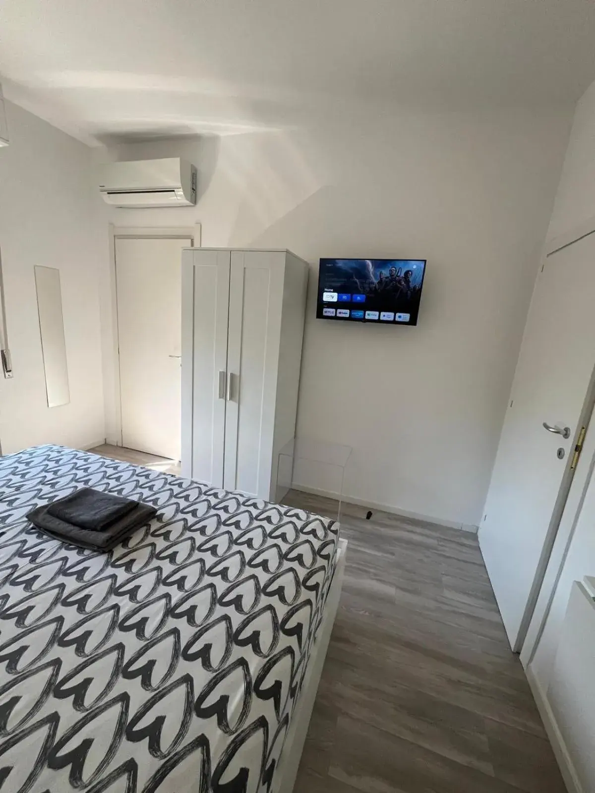 Double Room with Private Bathroom in Bed&breakfast BBqueen Sandonato Policlinico Double Room with Private Bathroom in Bed&breakfast BBqueen Sandonato Policlinico