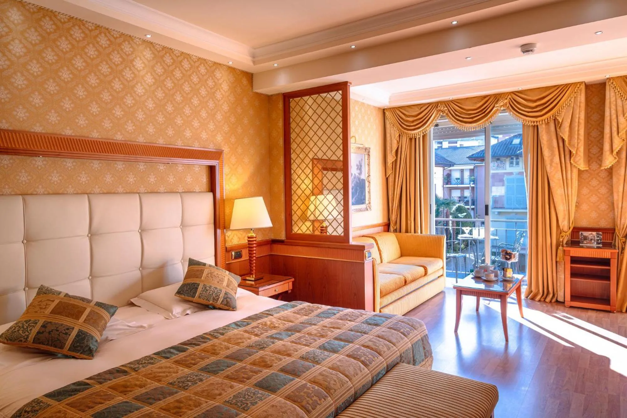 Bedroom, Bed in Grand Hotel Dino