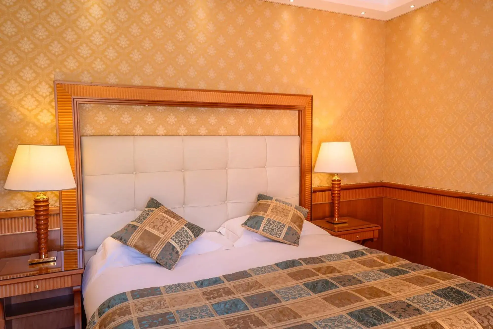 Bedroom, Bed in Grand Hotel Dino Bedroom, Bed in Grand Hotel Dino