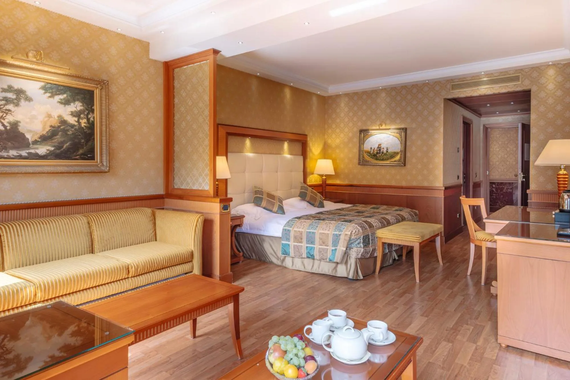 Bedroom, Bed in Grand Hotel Dino