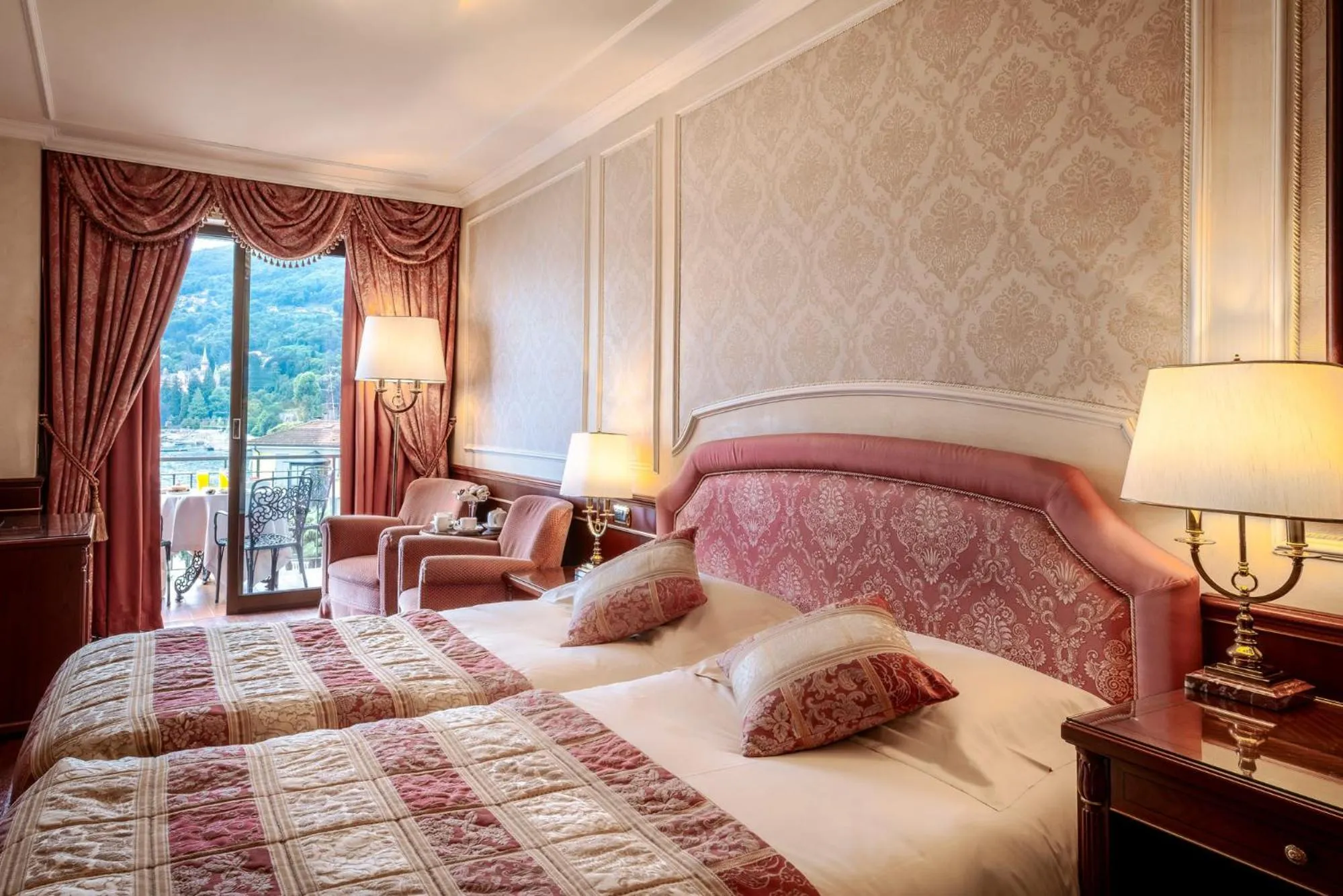 Bedroom, Bed in Grand Hotel Dino