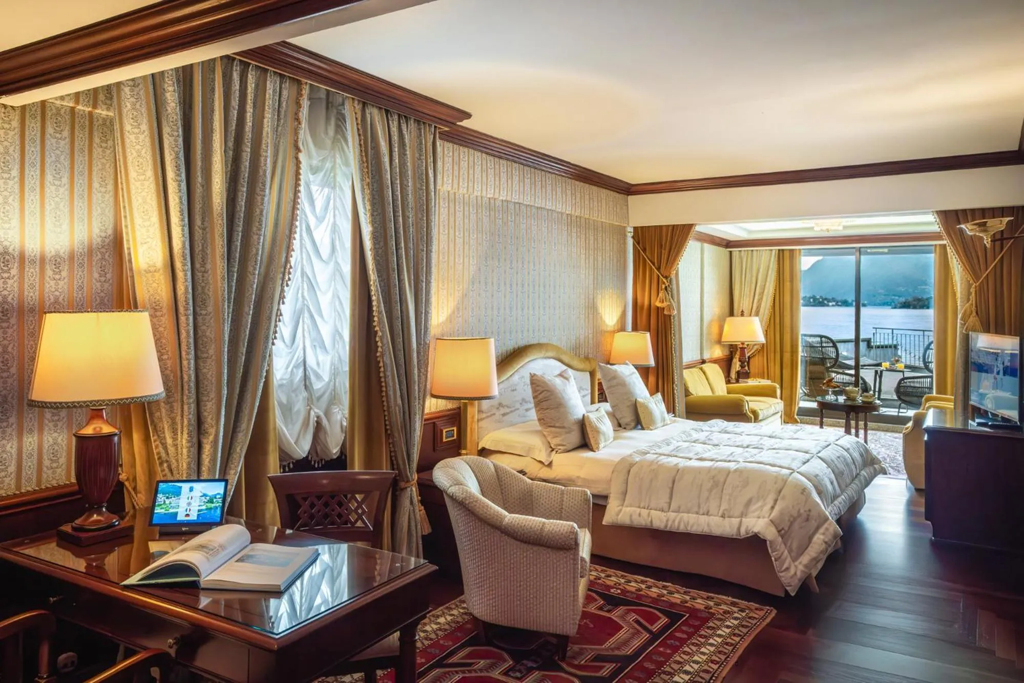 Bedroom, Bed in Grand Hotel Dino