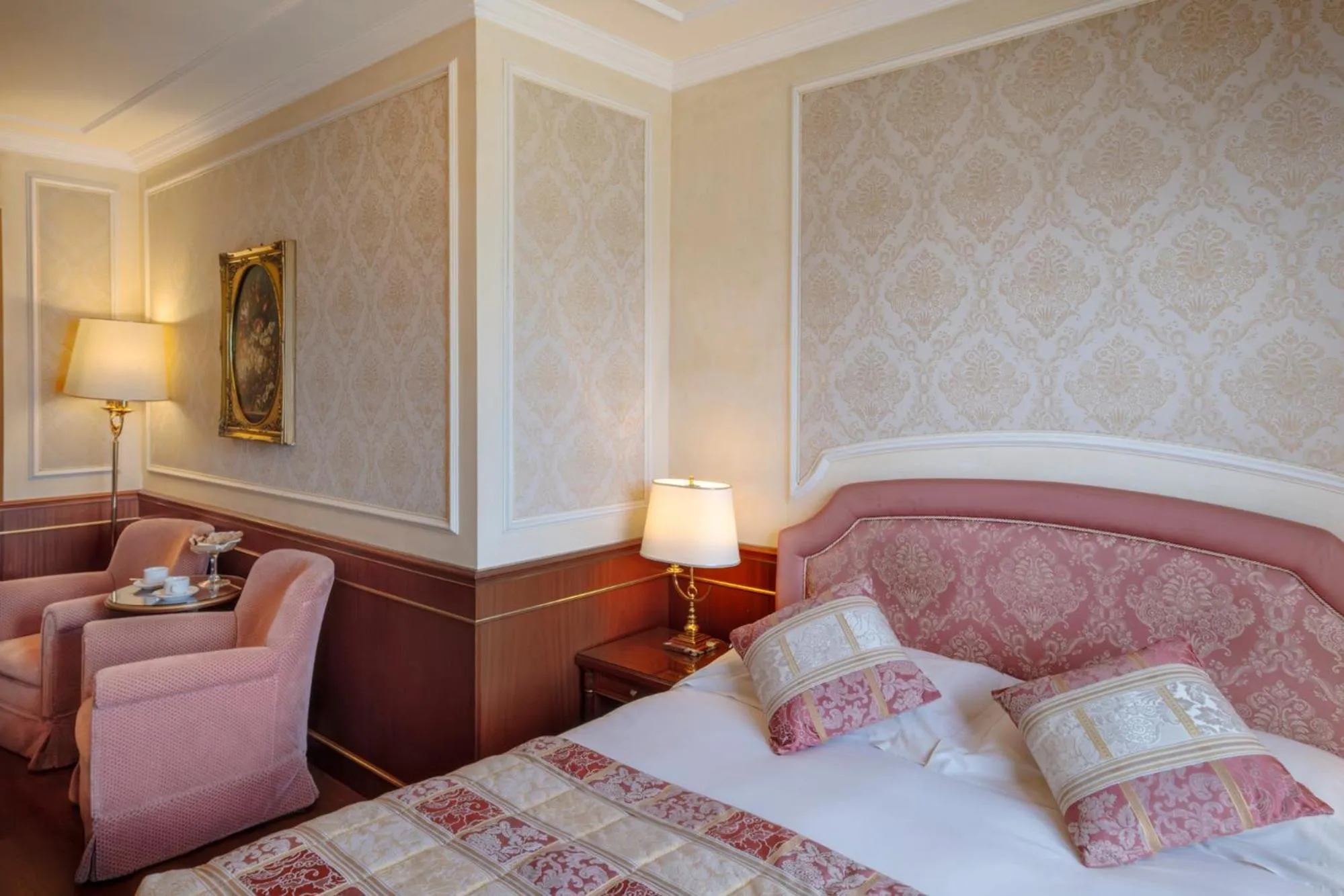 Bedroom, Bed in Grand Hotel Dino