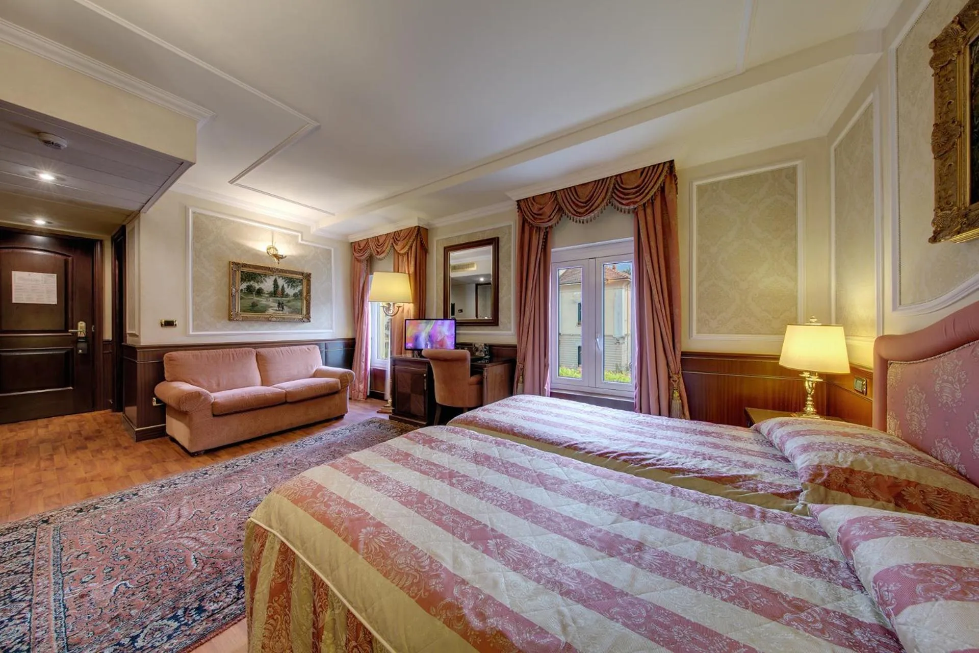 Bed in Hotel Simplon