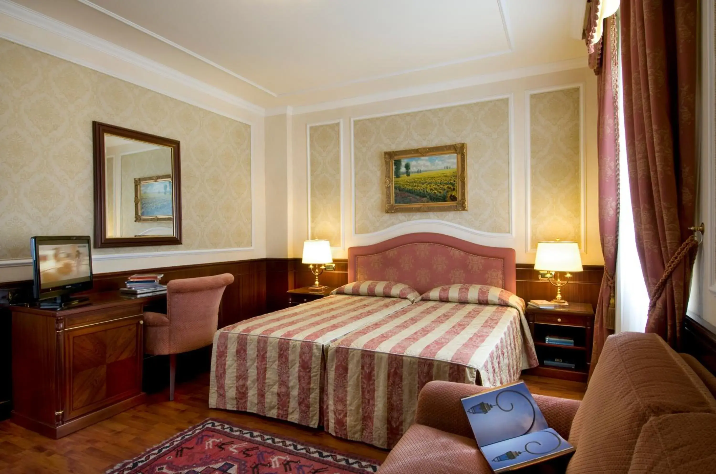 Classic Double or Twin Room with lake or side pool view in Hotel Simplon Classic Double or Twin Room with lake or side pool view in Hotel Simplon