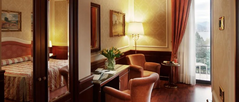 Bed in Hotel Simplon