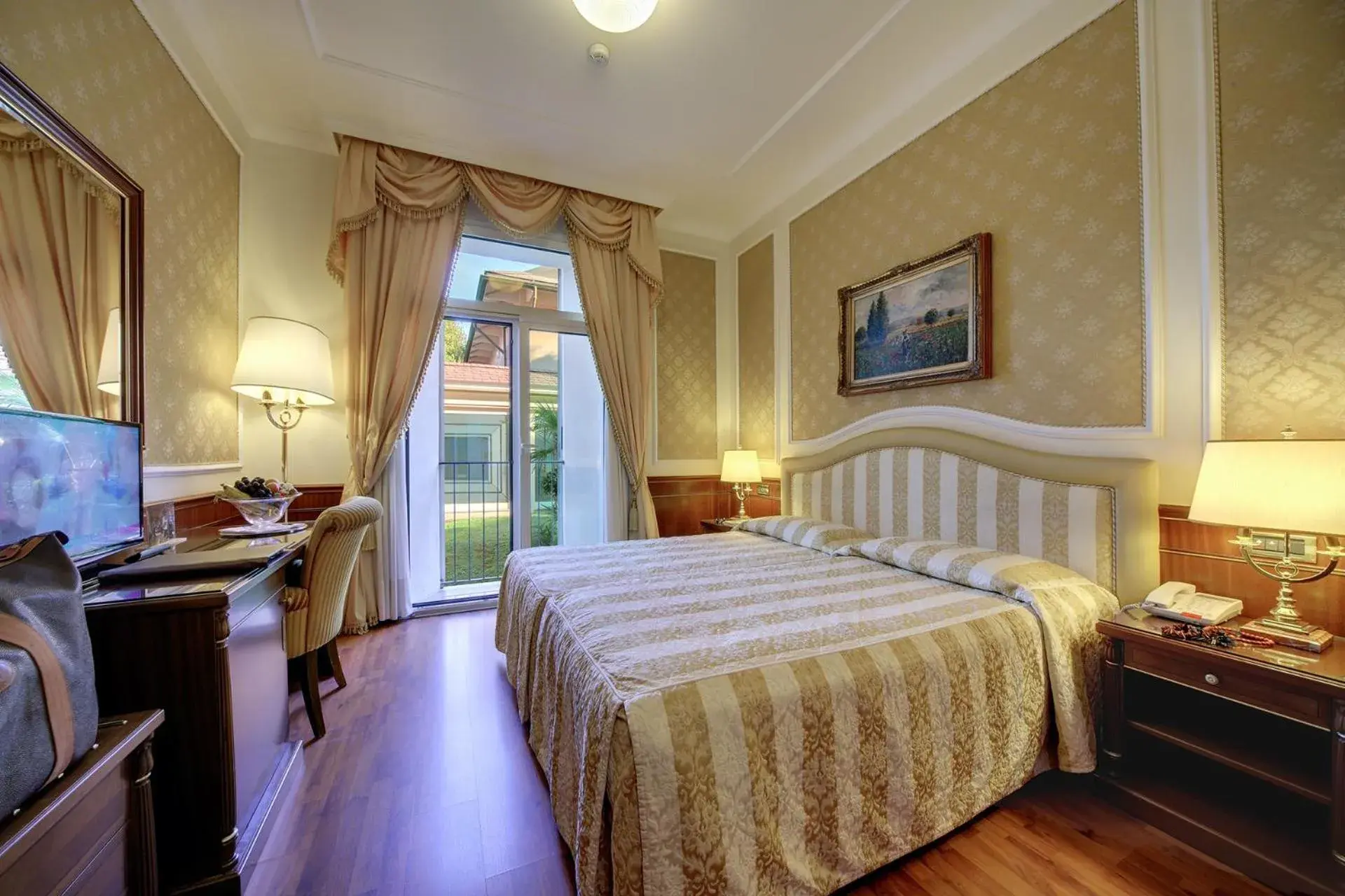 Economy Double or Twin Room - Ground Floor in Hotel Simplon Economy Double or Twin Room - Ground Floor in Hotel Simplon