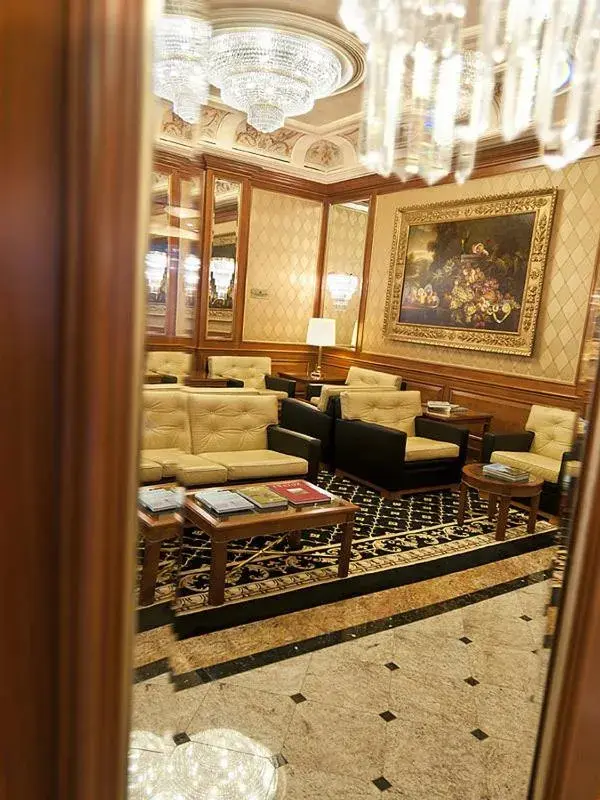 Photo of the whole room in Hotel Simplon Photo of the whole room in Hotel Simplon