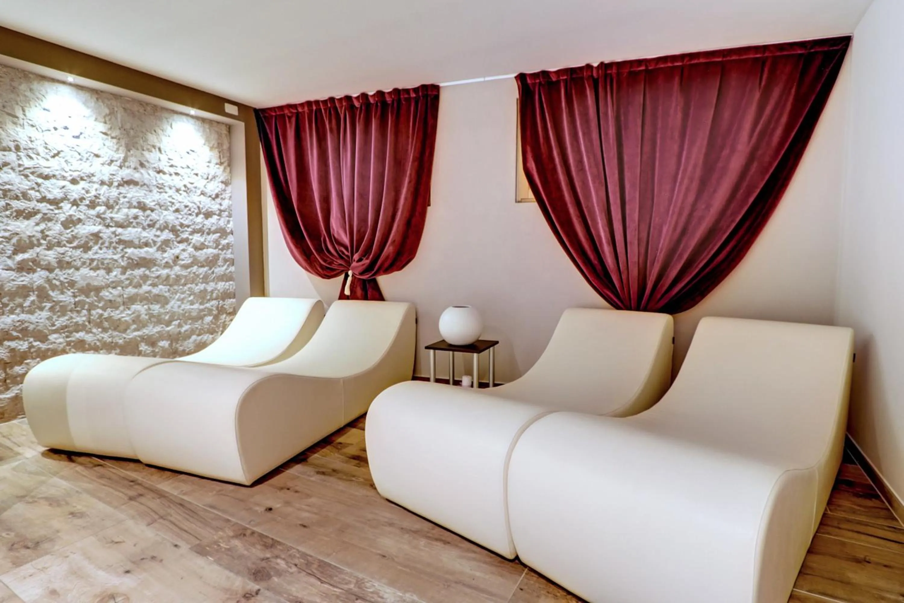 Spa and wellness centre/facilities in Central Hotel