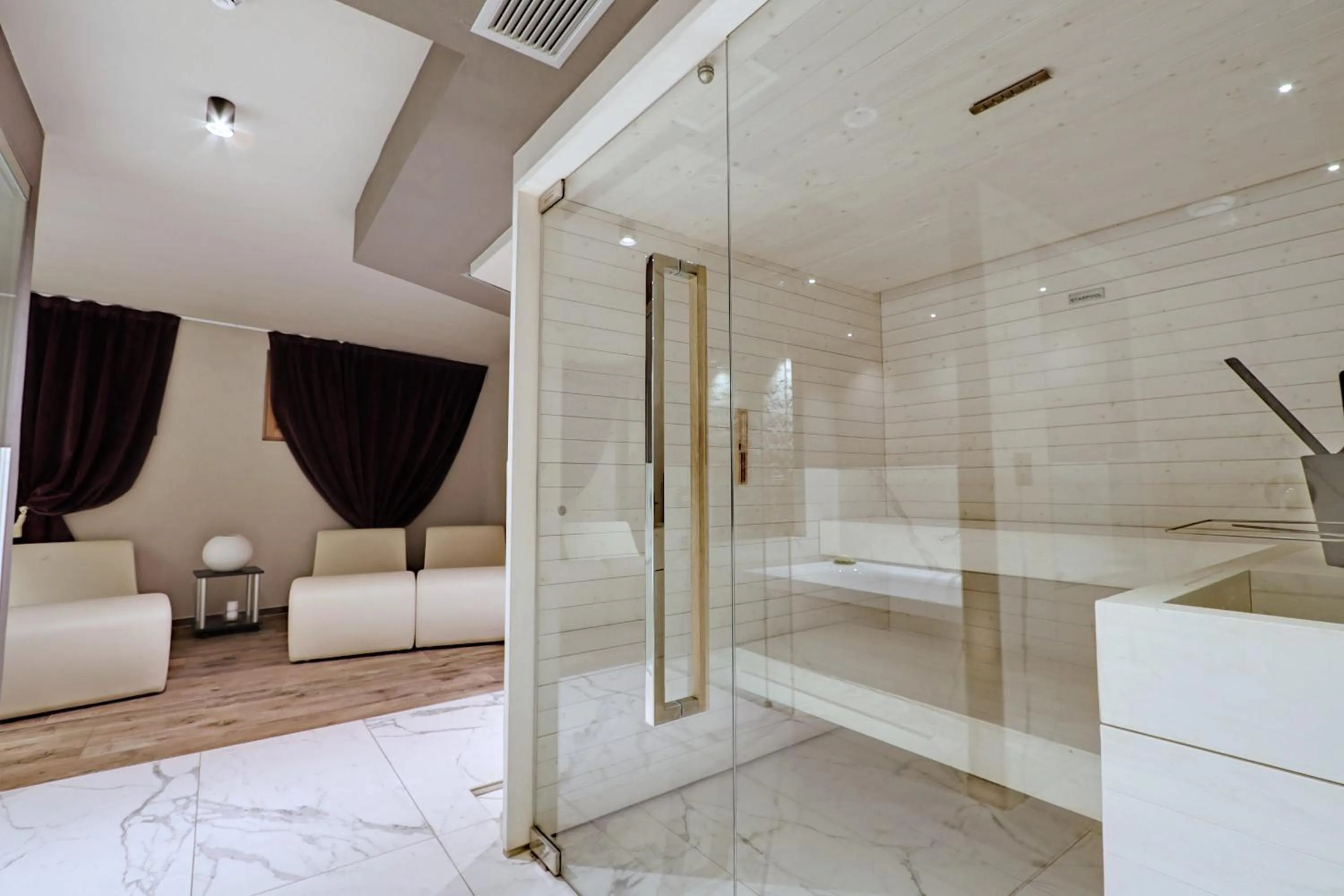 Spa and wellness centre/facilities in Central Hotel