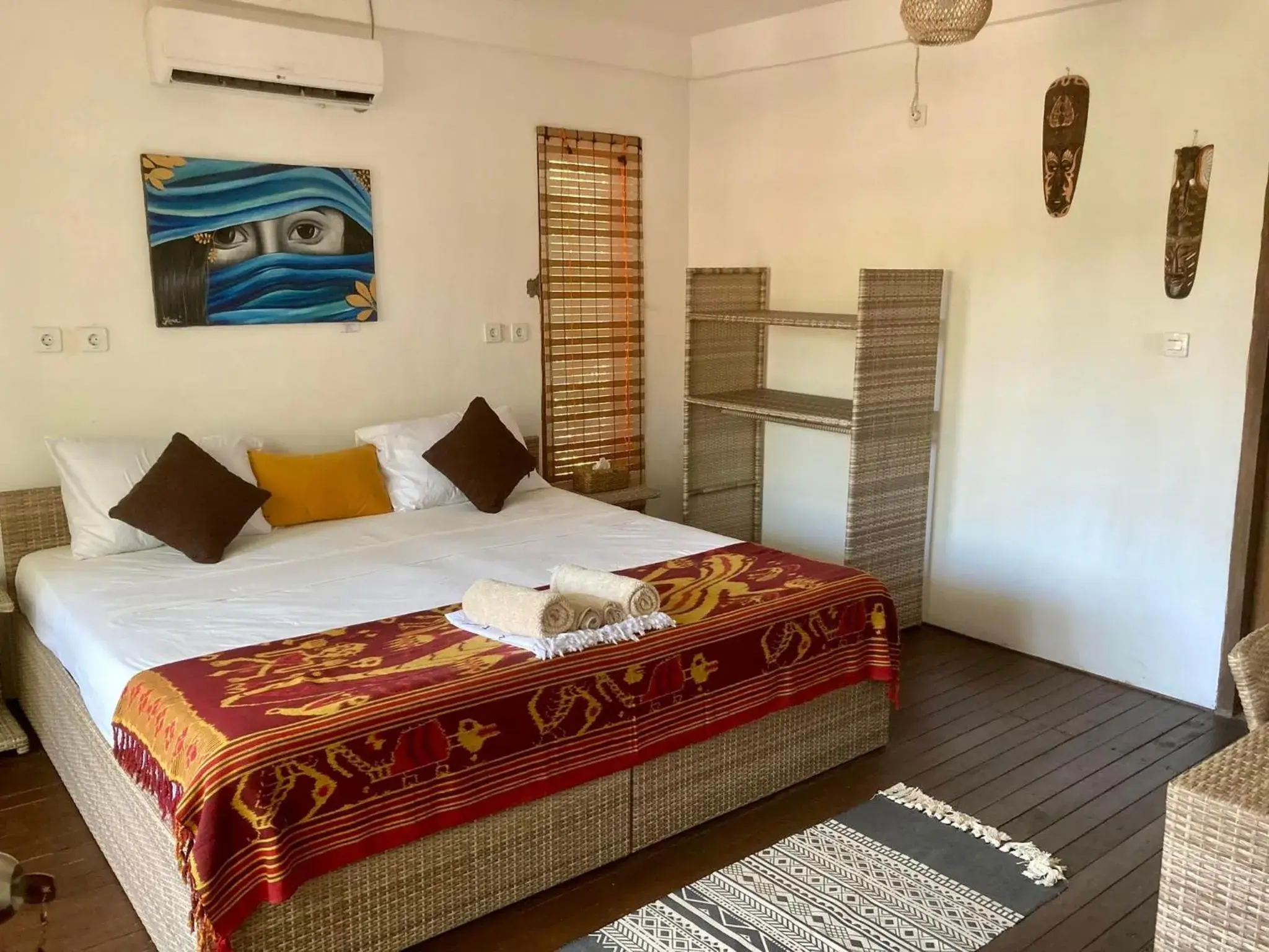 Bed in Lutwala Bungalows and Private Villa Bed in Lutwala Bungalows and Private Villa