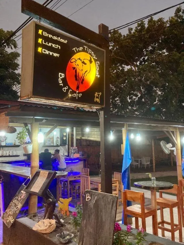 Restaurant/places to eat in Lutwala Bungalows and Private Villa