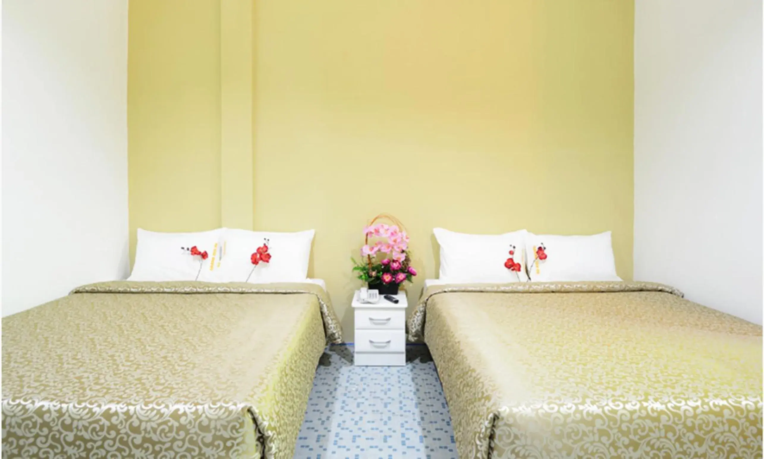 Standard Quardruple Room in Grand Inn - Penang Road Standard Quardruple Room in Grand Inn - Penang Road