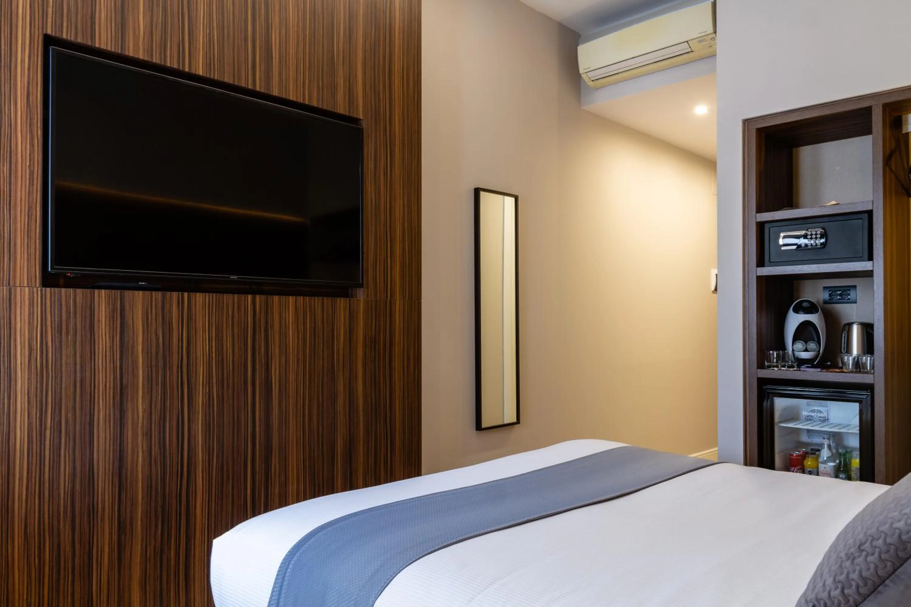 Bedroom, Bed in AH - Duomo Essence