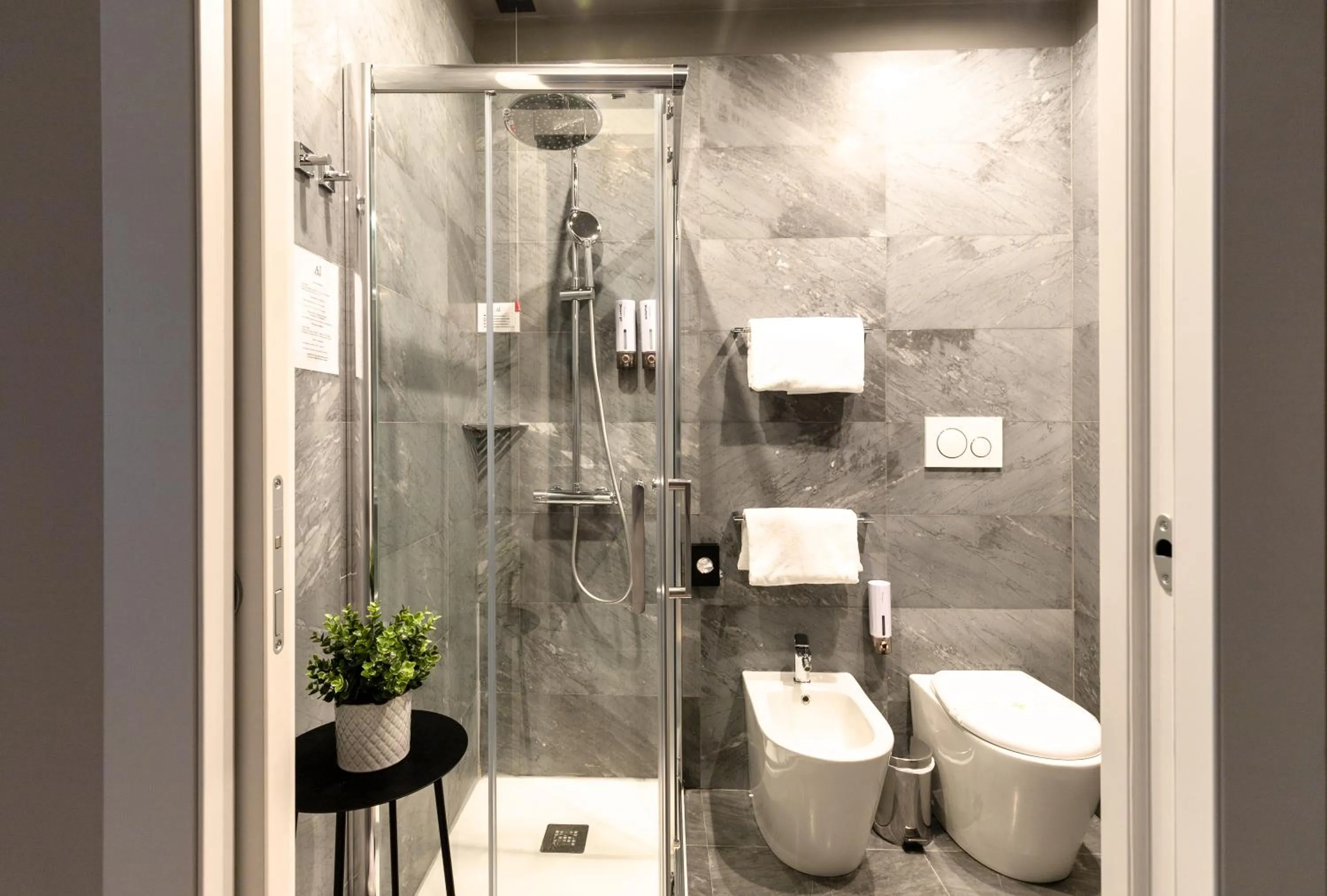 Bathroom in AH - Duomo Essence