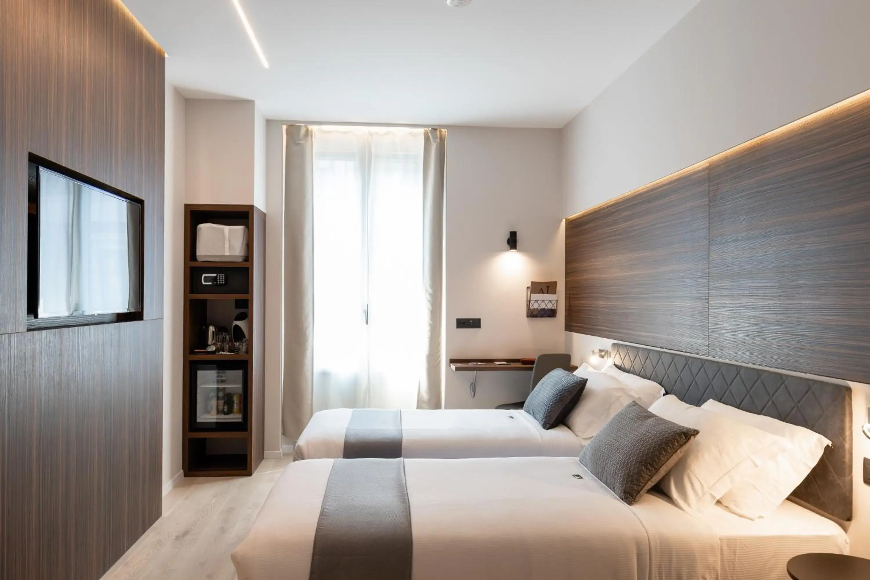 Bed in AH - Duomo Essence Bed in AH - Duomo Essence