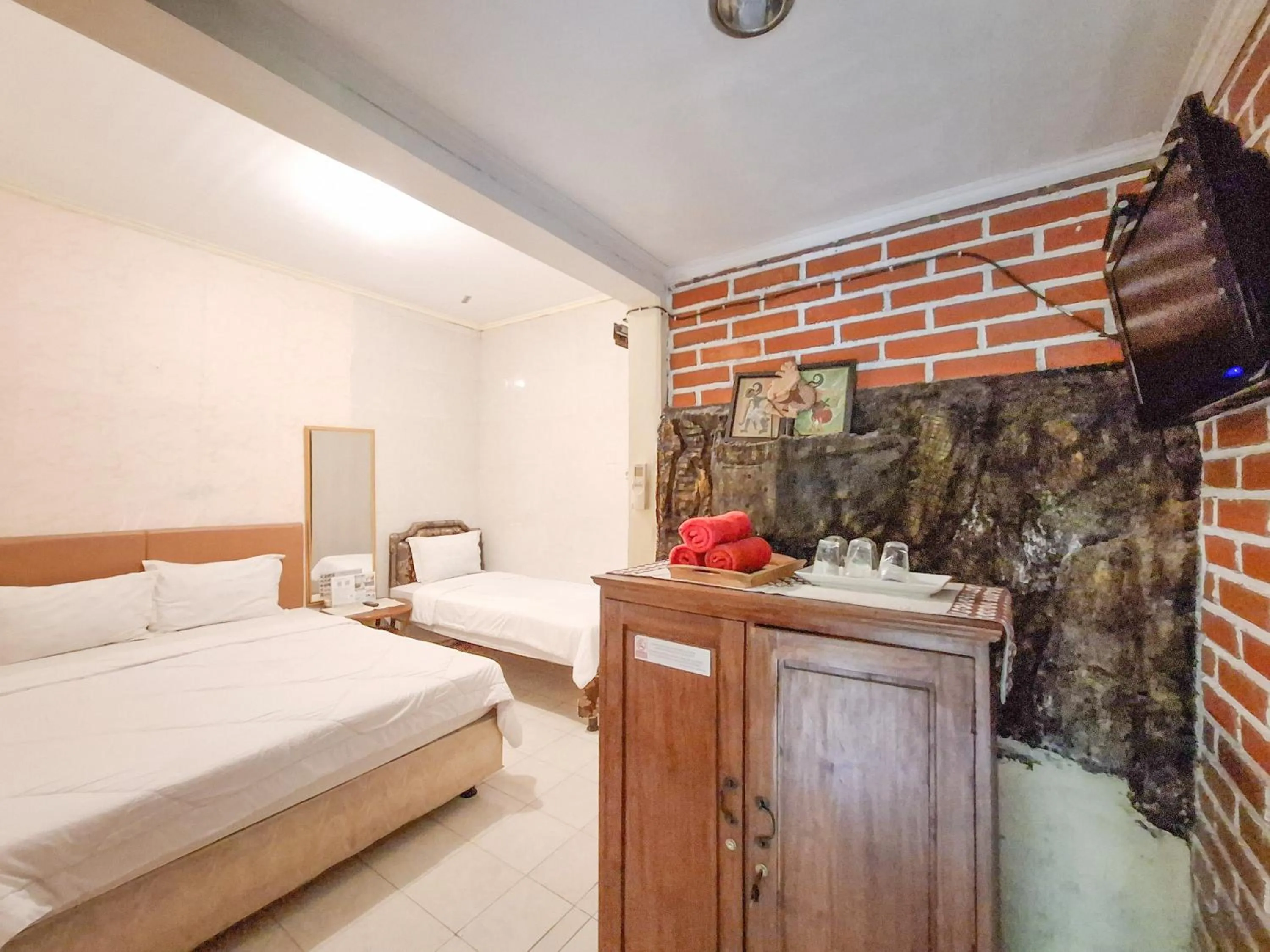 Bedroom, Bed in Alam Citra BnB Mitra RedDoorz