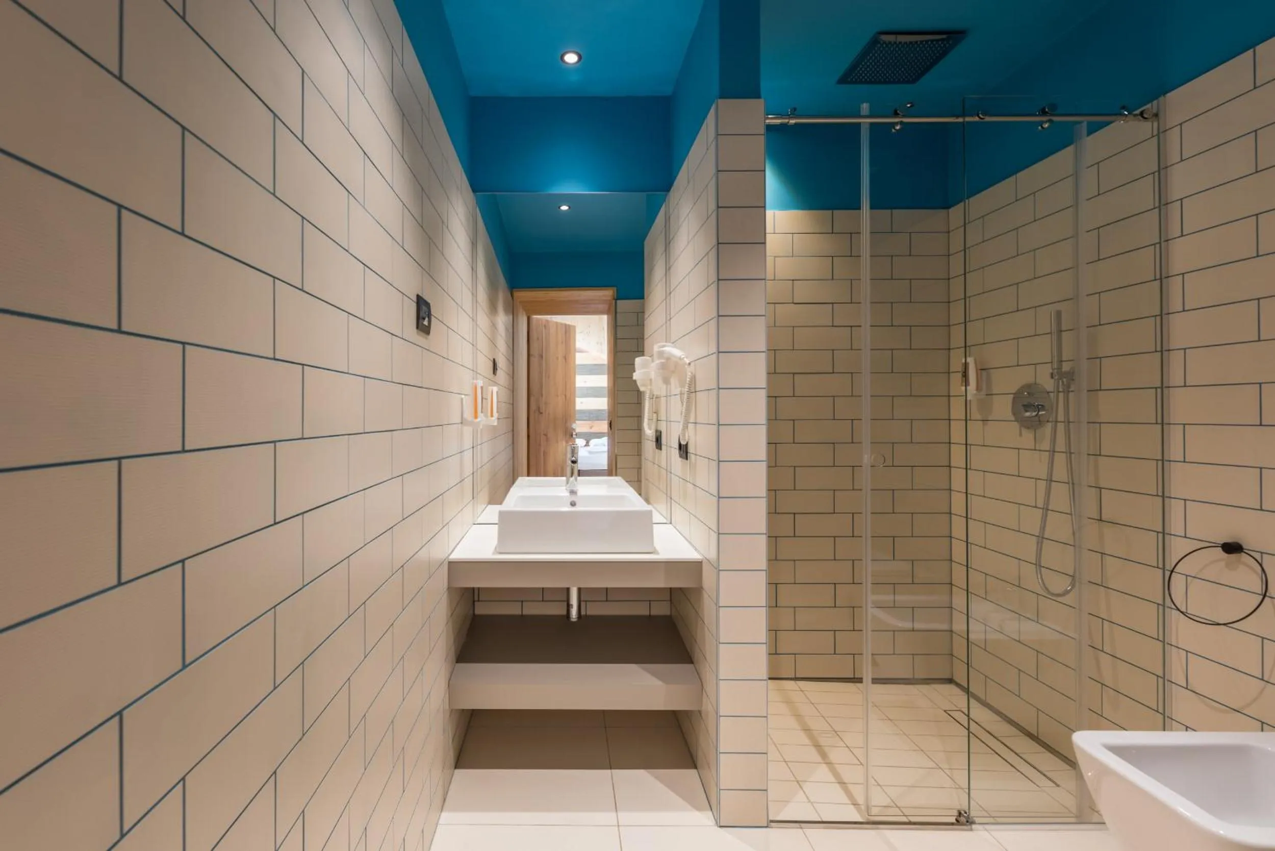 Bathroom in Good Life Hotel Garden - Private Spa and Pool